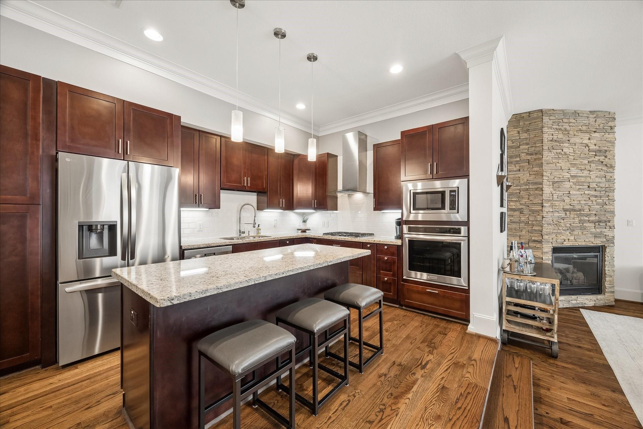 1538 W 23rd Street # B