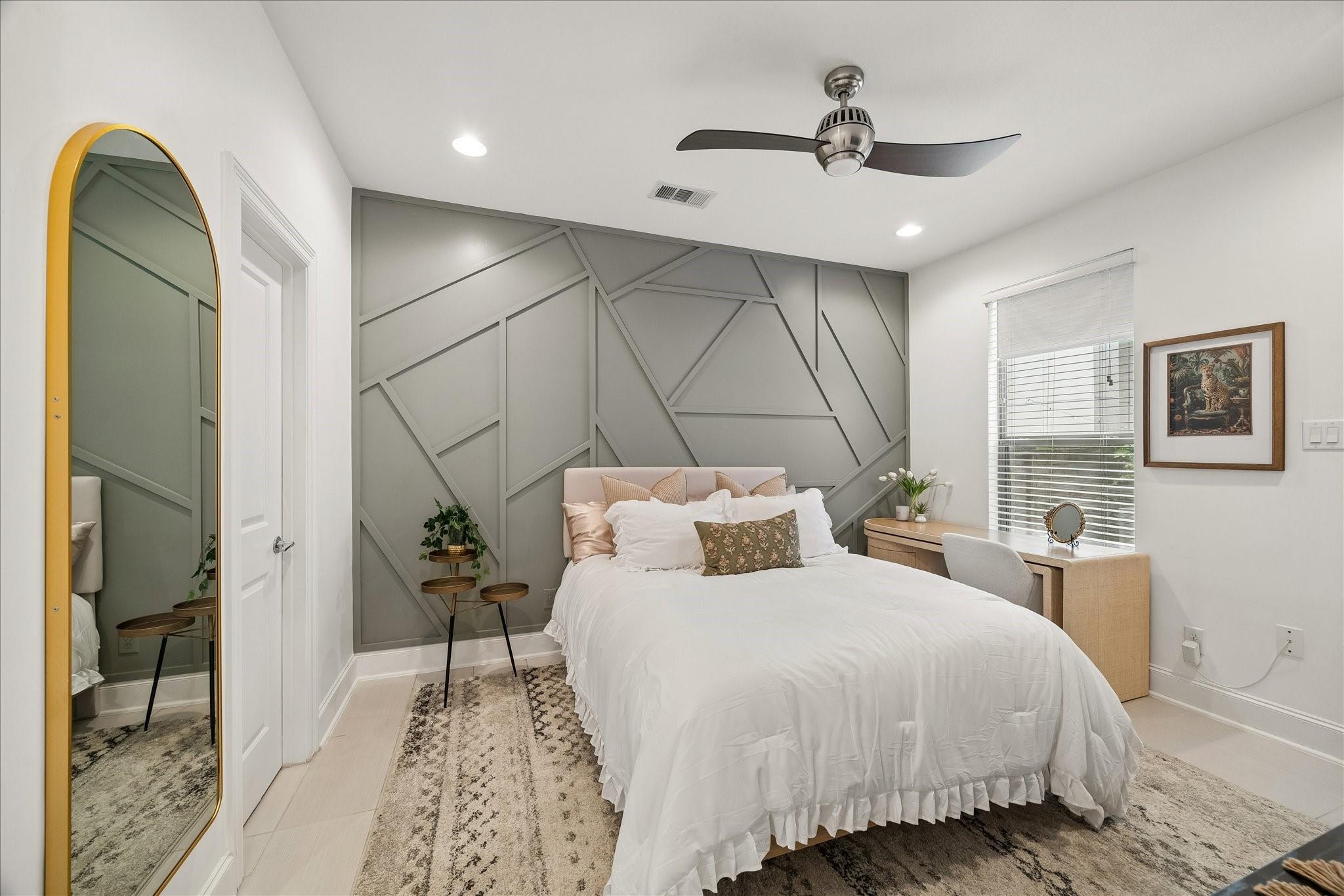 1538 W 23rd Street # B