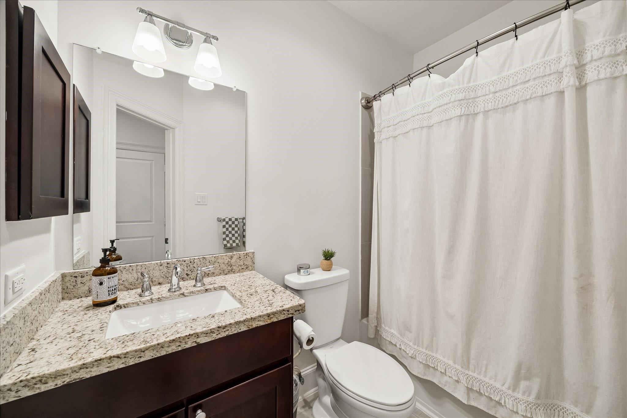 1538 W 23rd Street # B