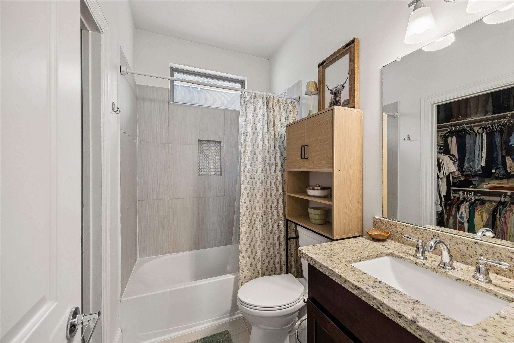 1538 W 23rd Street # B