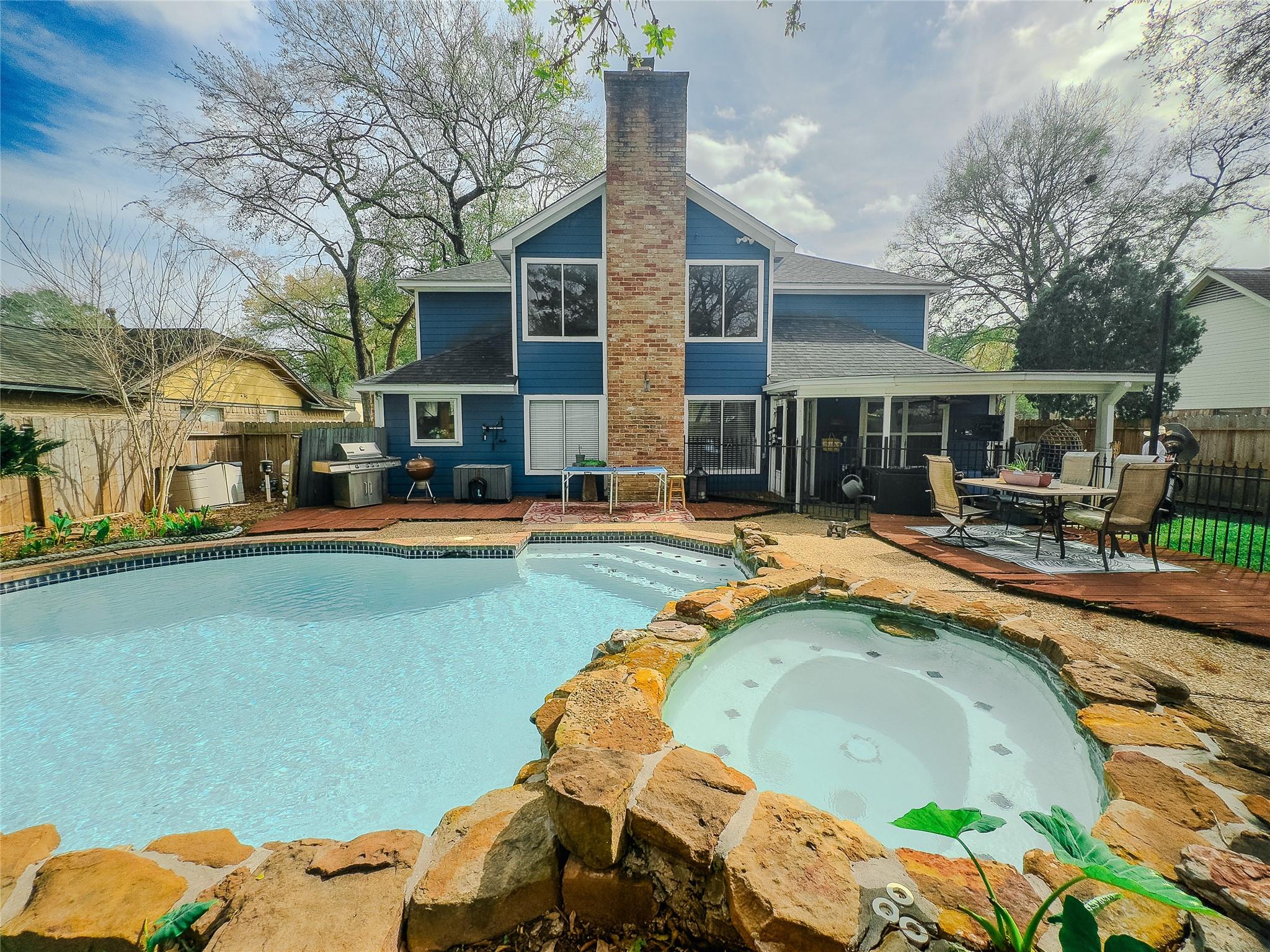 11918 Stillwater Drive