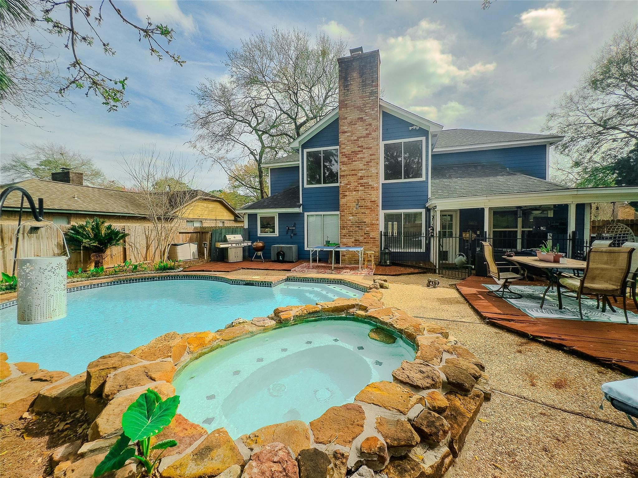 11918 Stillwater Drive