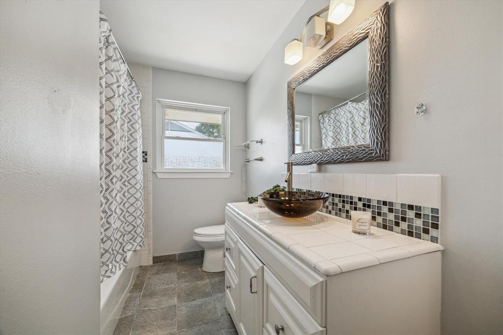 4606 Nina Lee Lane