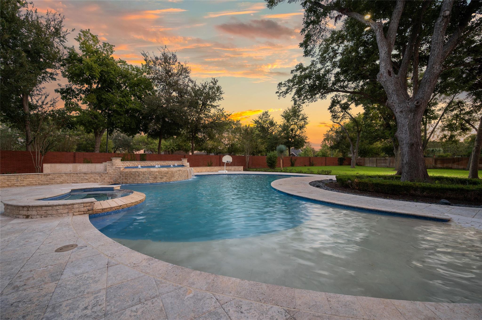 1802 Forest Gate Circle