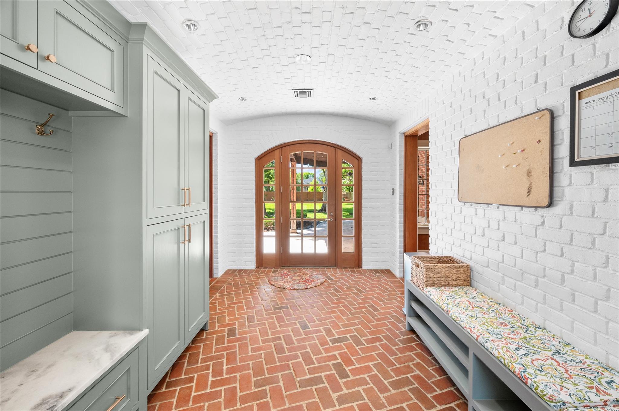 1802 Forest Gate Circle