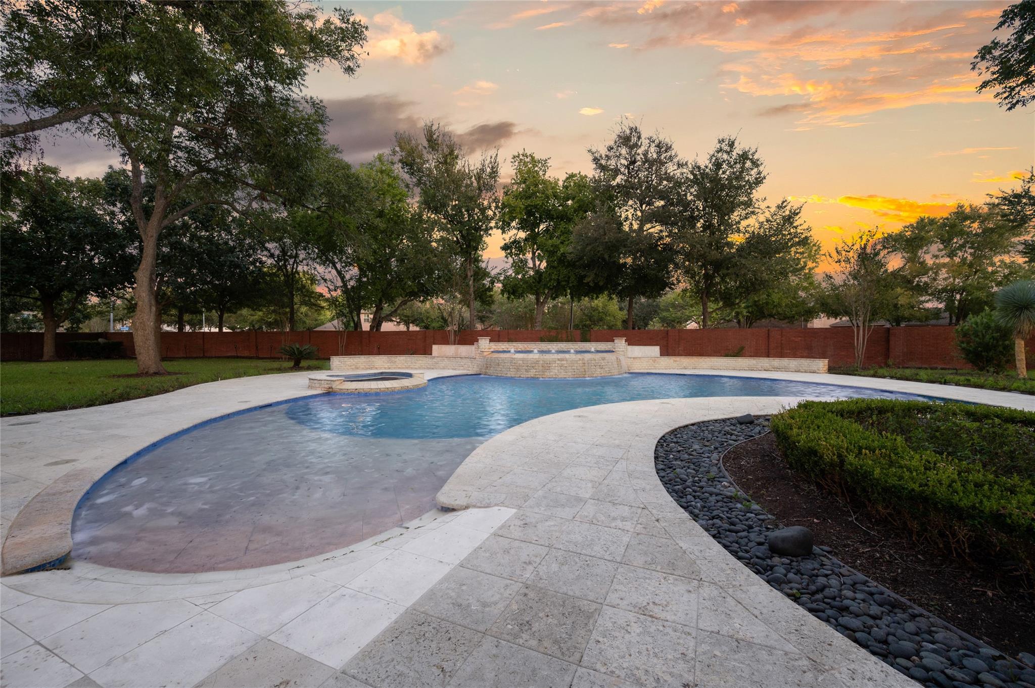 1802 Forest Gate Circle