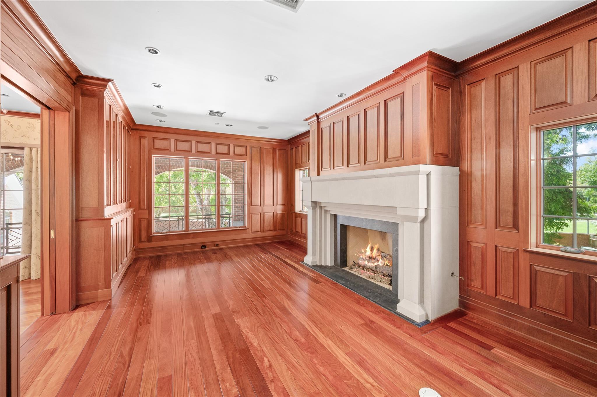 1802 Forest Gate Circle
