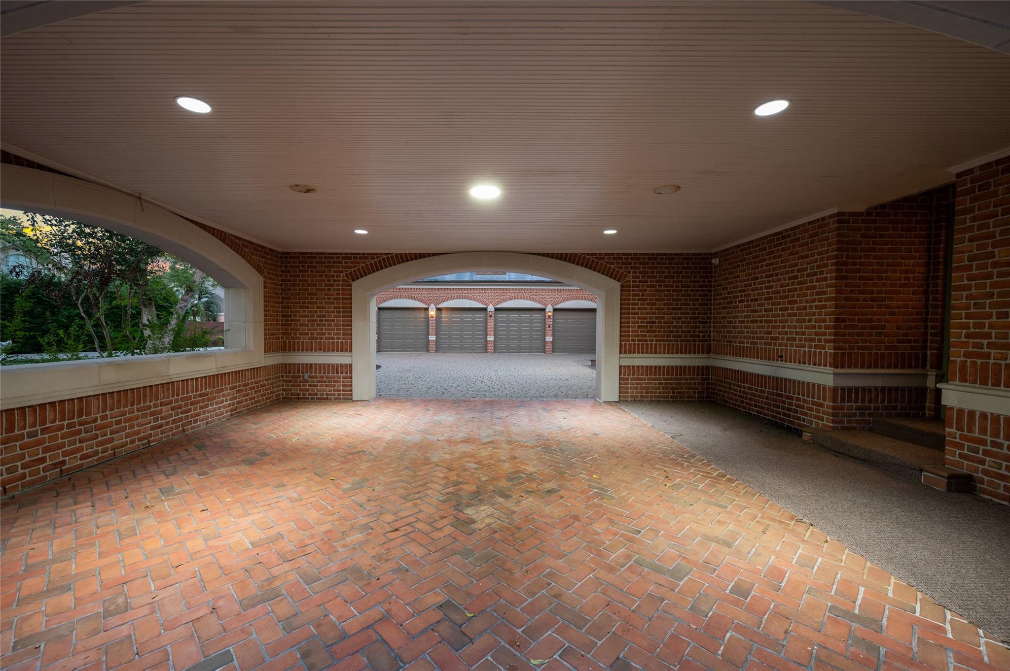 1802 Forest Gate Circle
