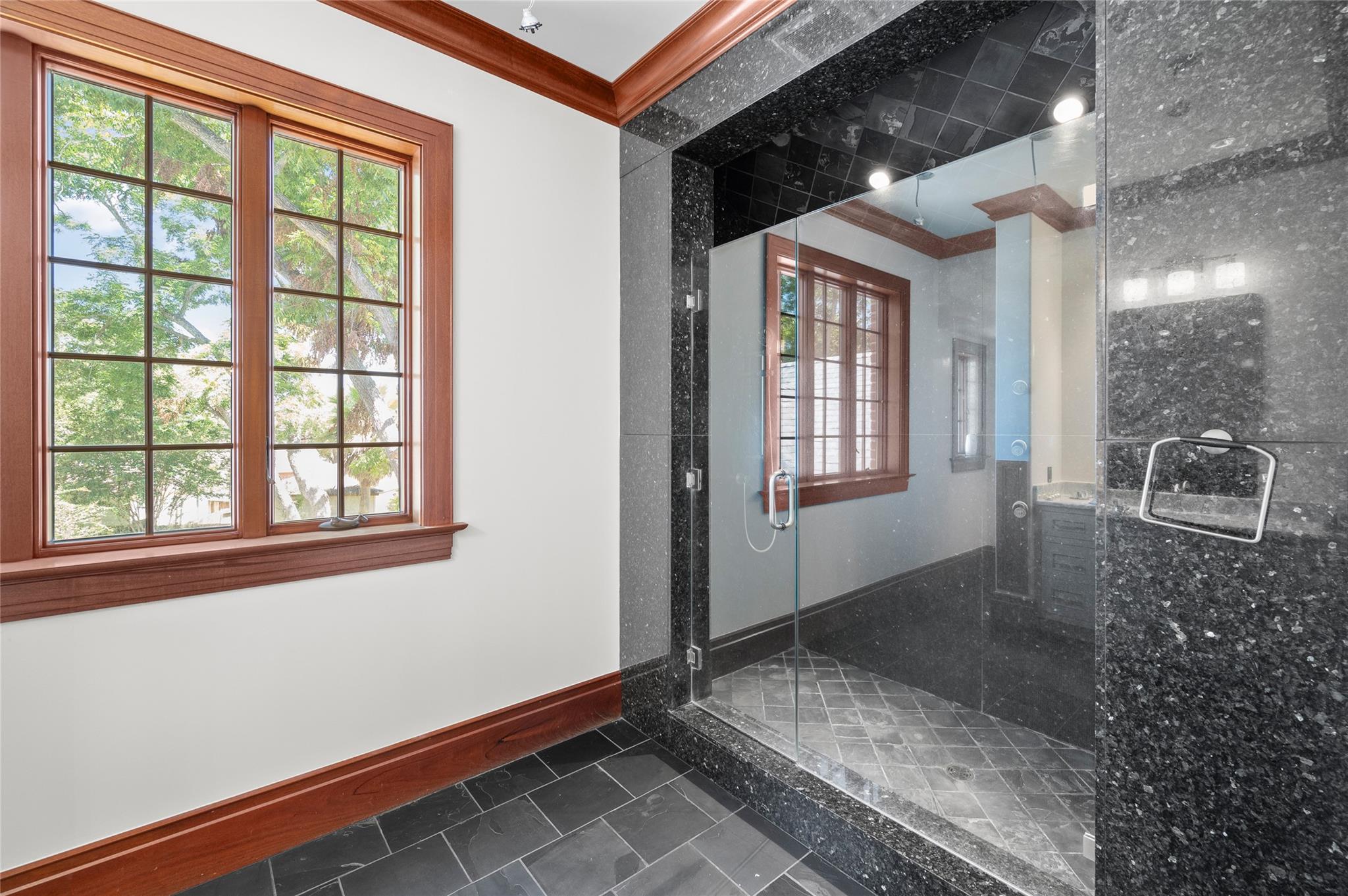 1802 Forest Gate Circle