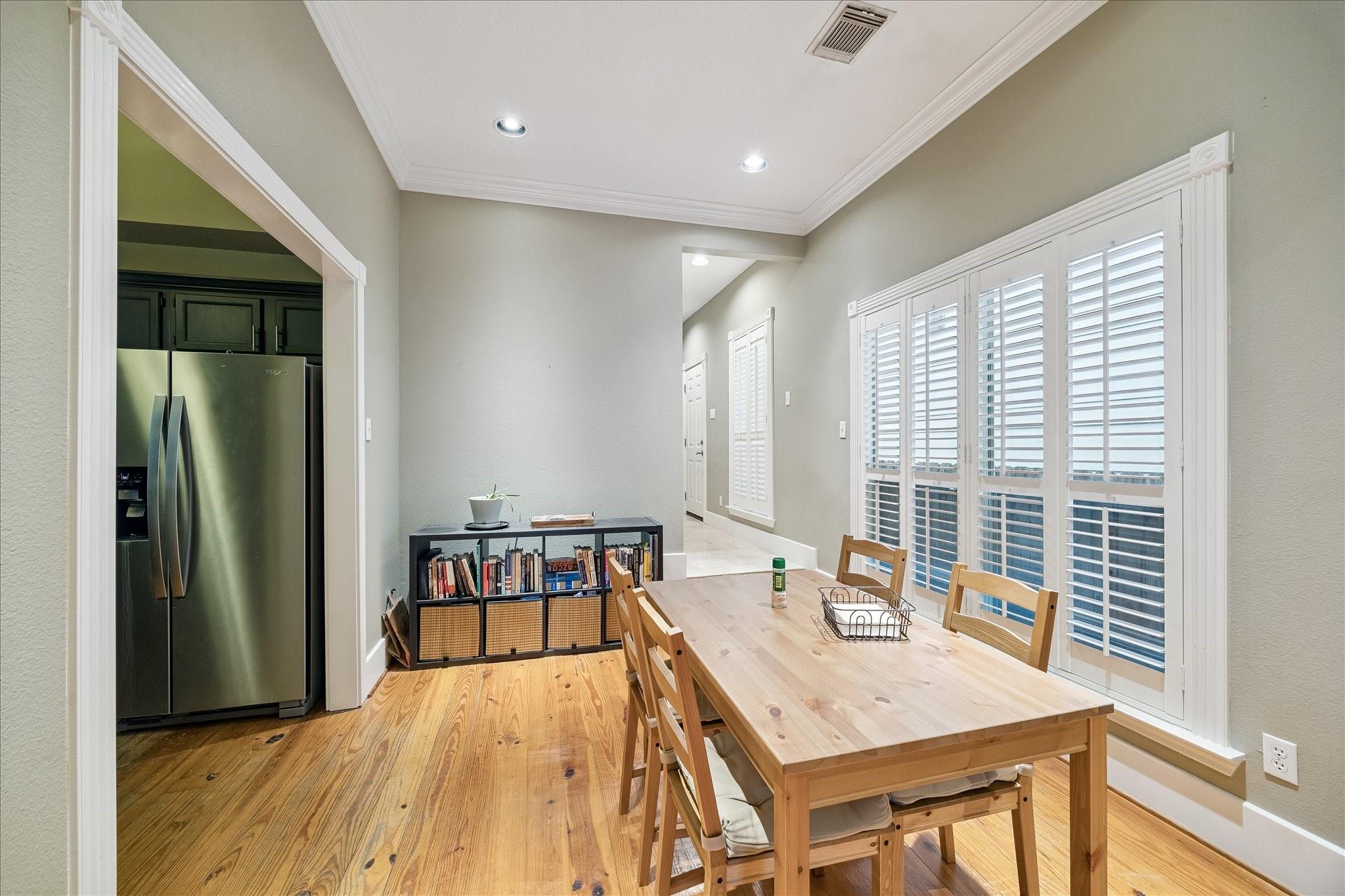 427 W 24th Street