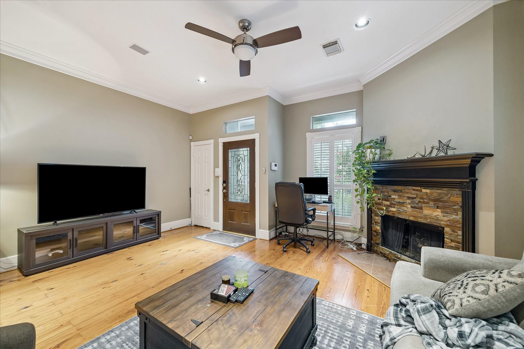 427 W 24th Street