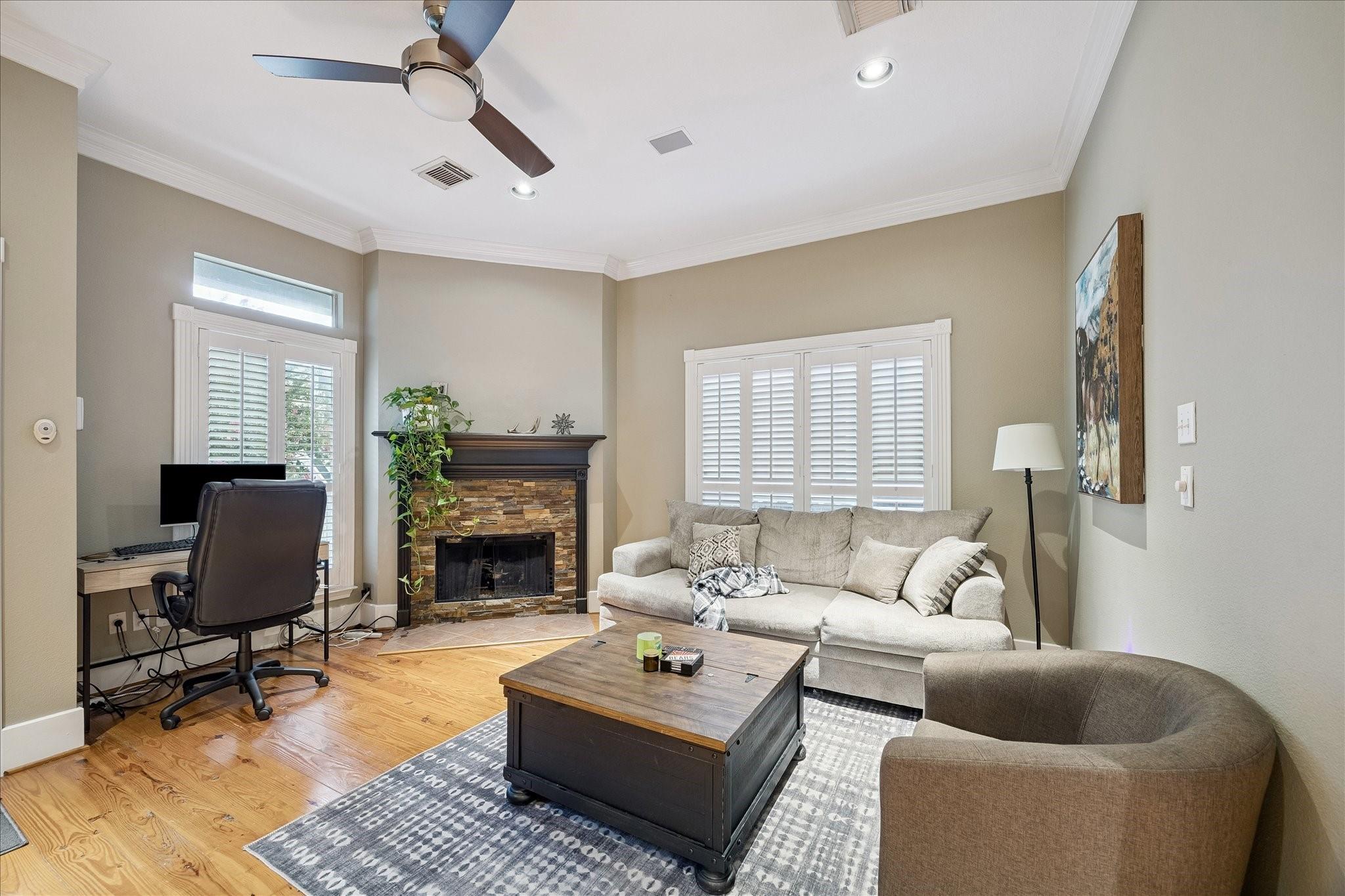 427 W 24th Street