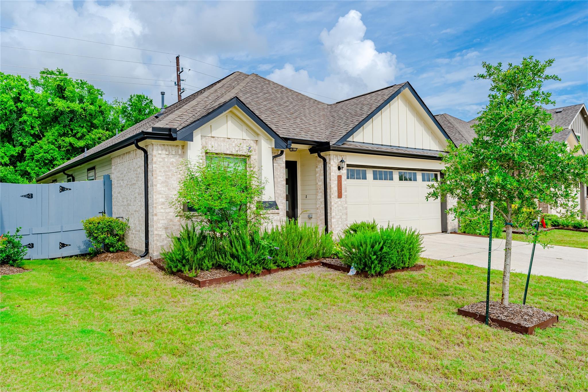 8439 Red Shiner Way