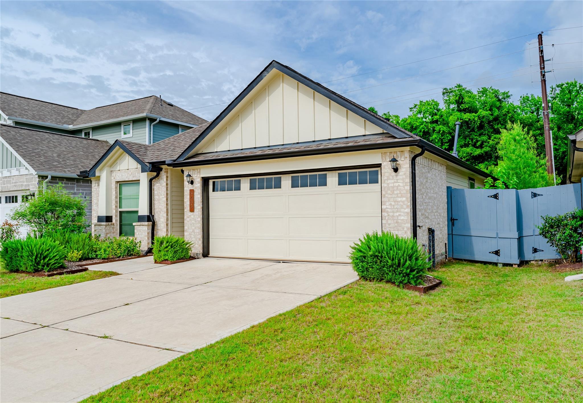 8439 Red Shiner Way