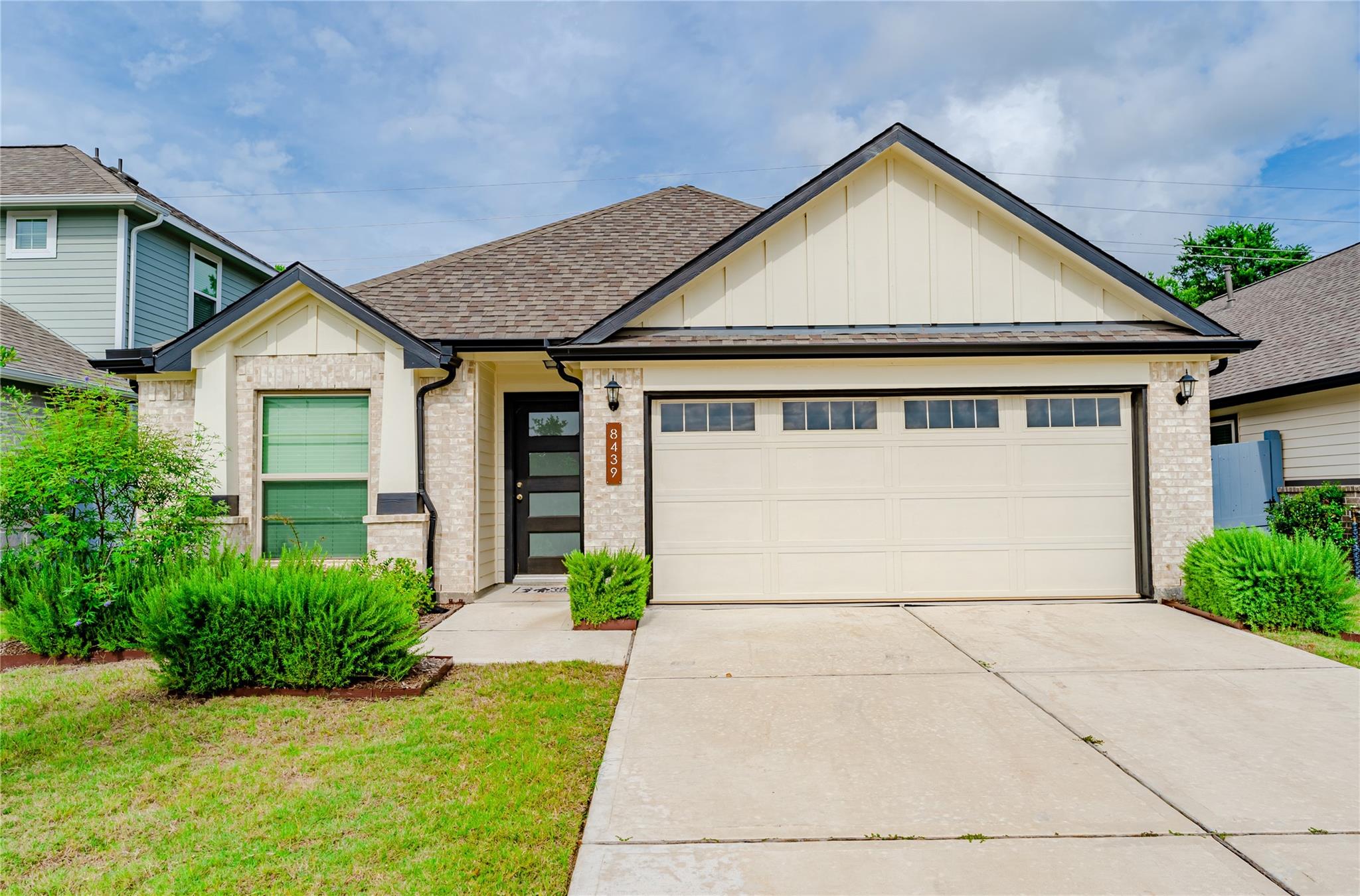 8439 Red Shiner Way