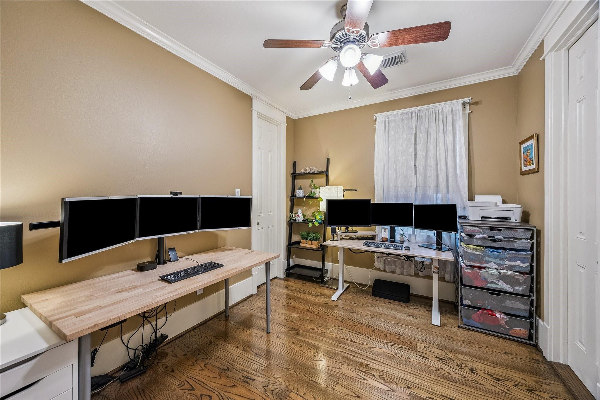 823 W 26th Street