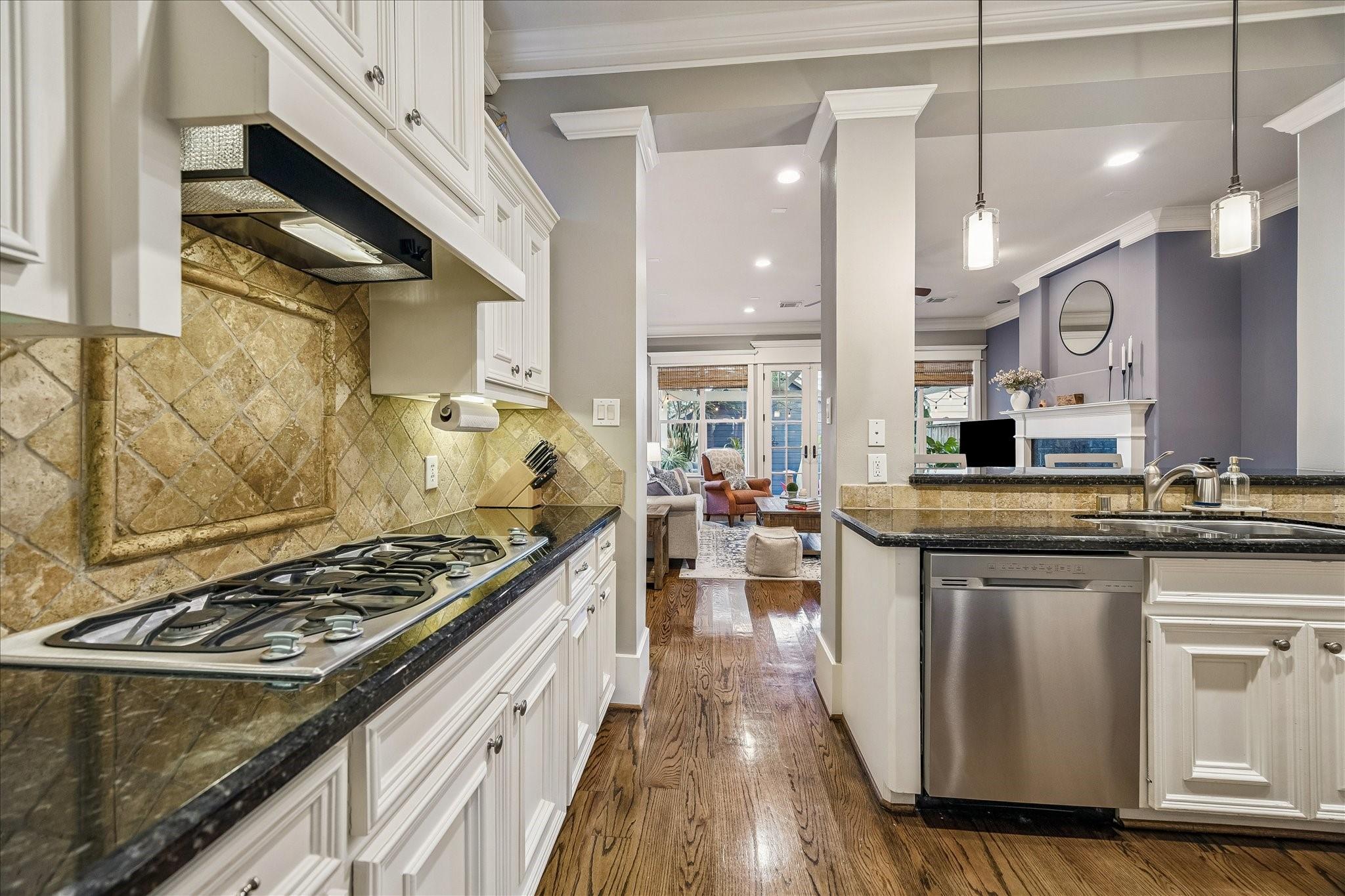823 W 26th Street