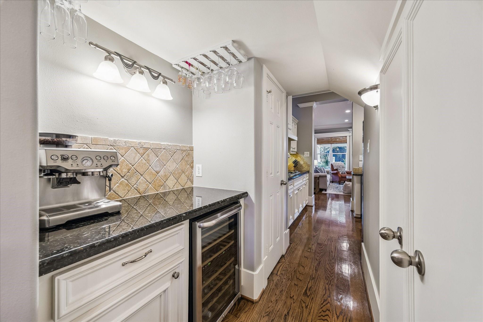 823 W 26th Street