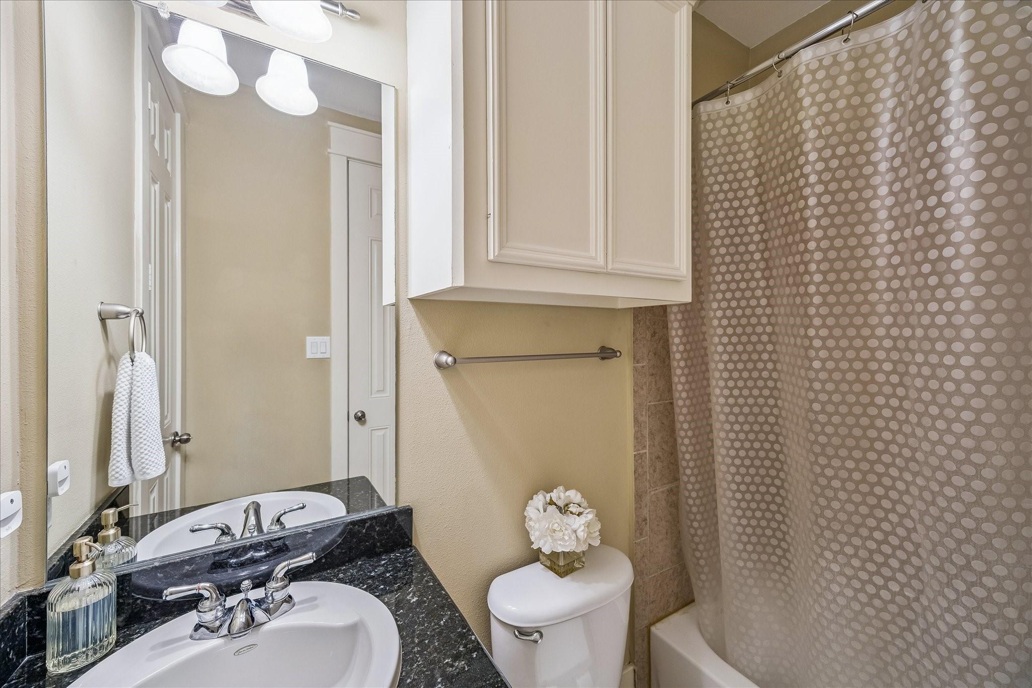823 W 26th Street