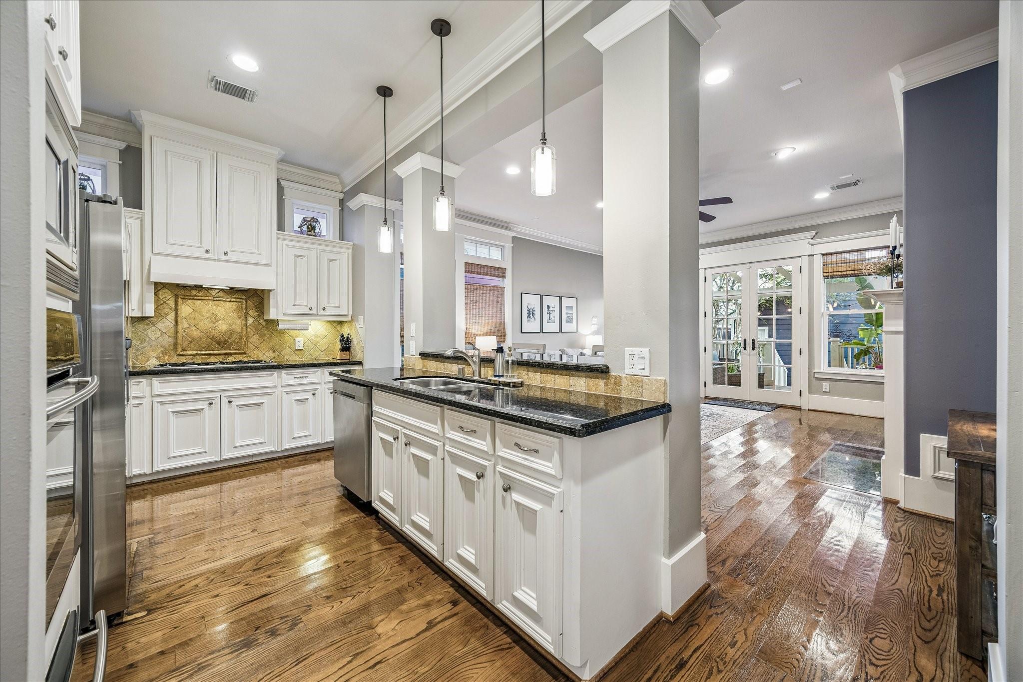823 W 26th Street
