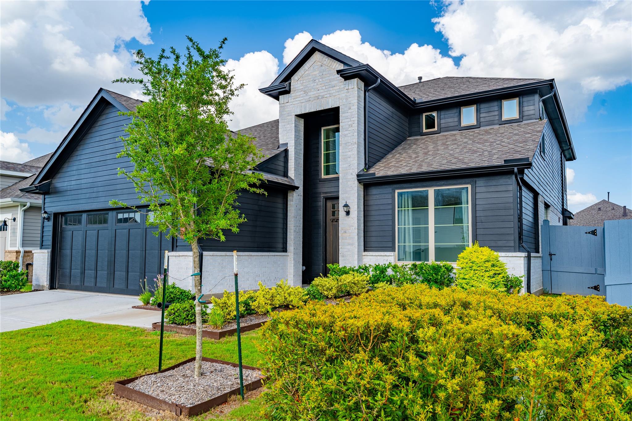 8327 Threadfin Way