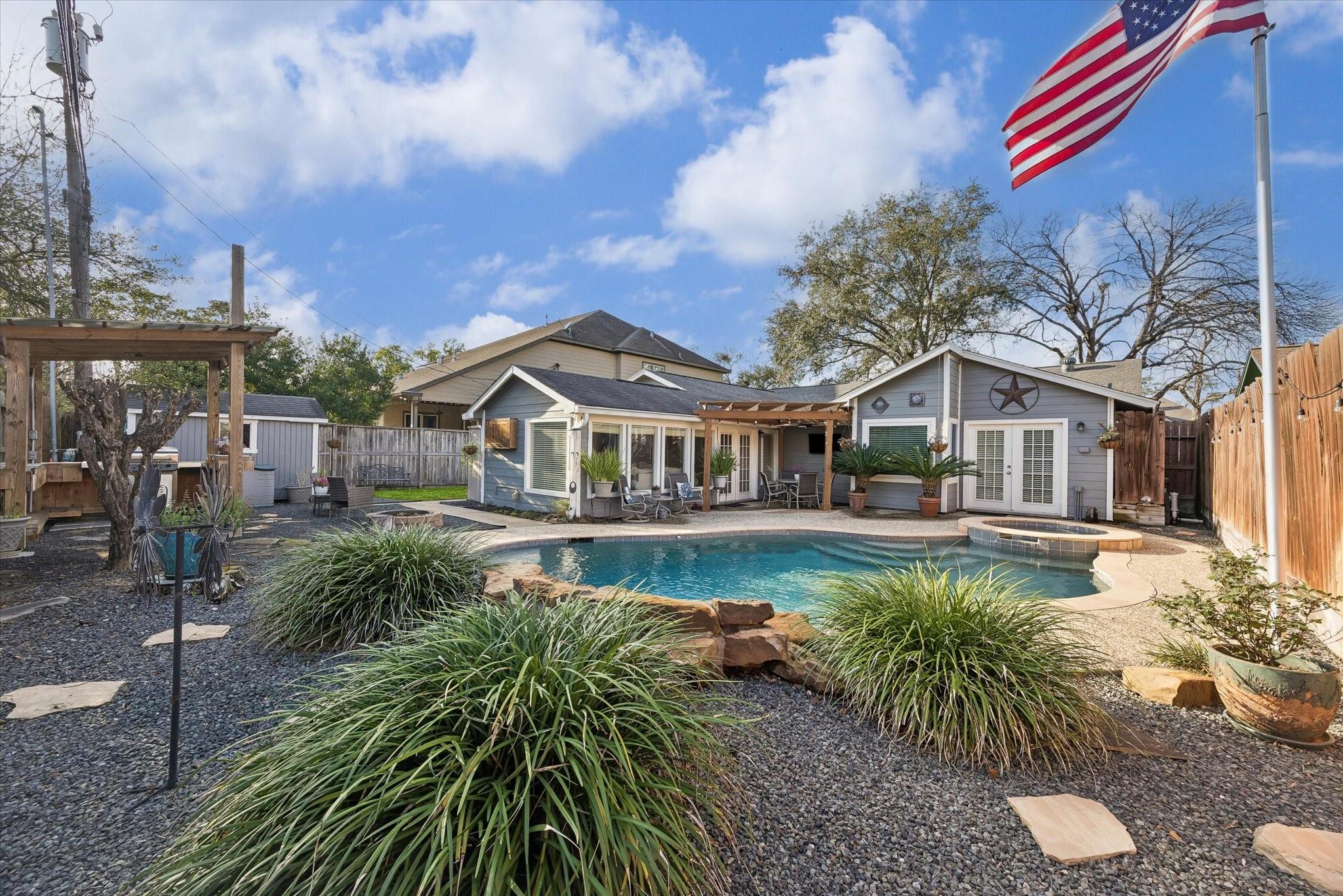 1423 Richelieu Lane