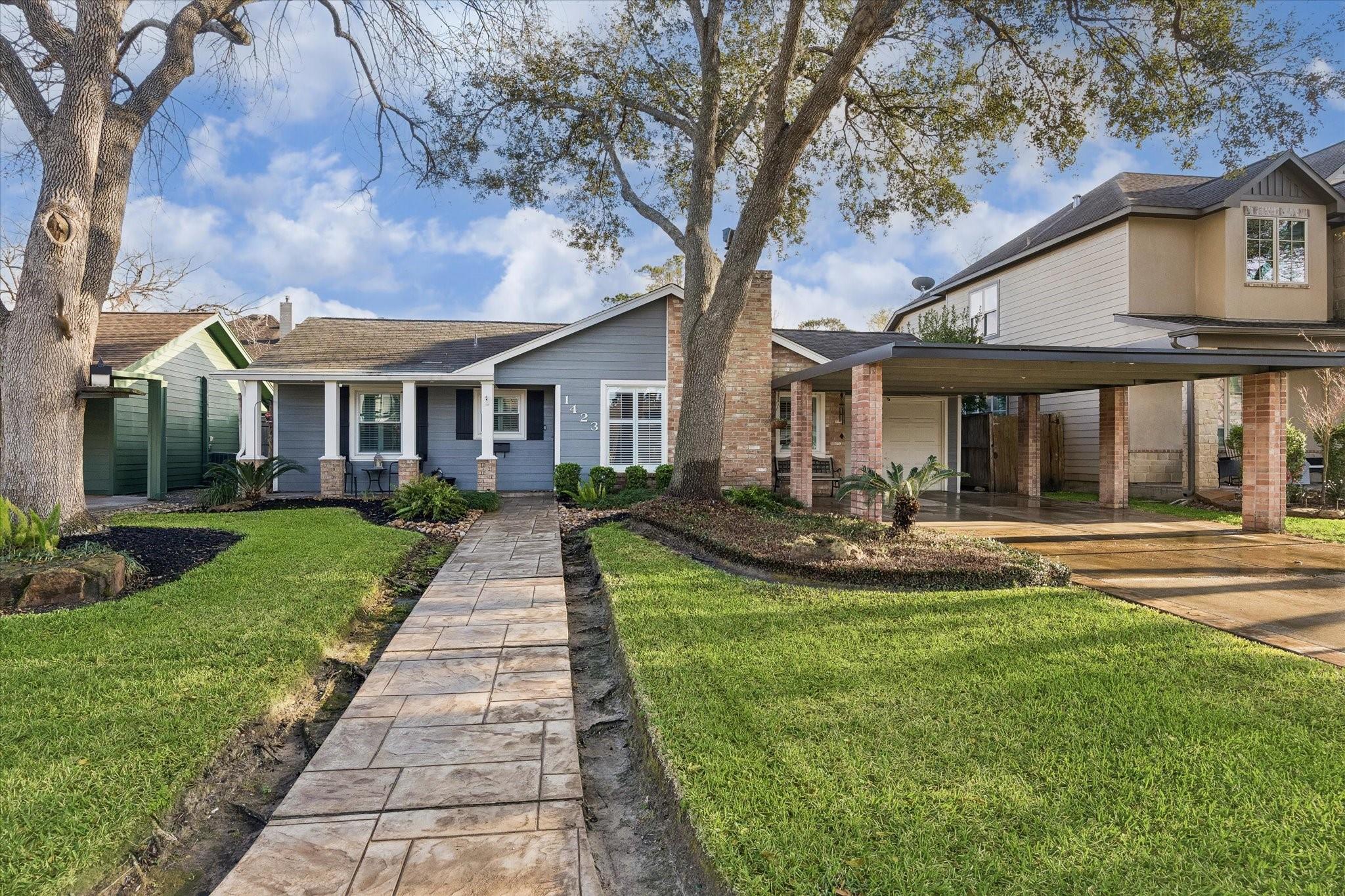 1423 Richelieu Lane