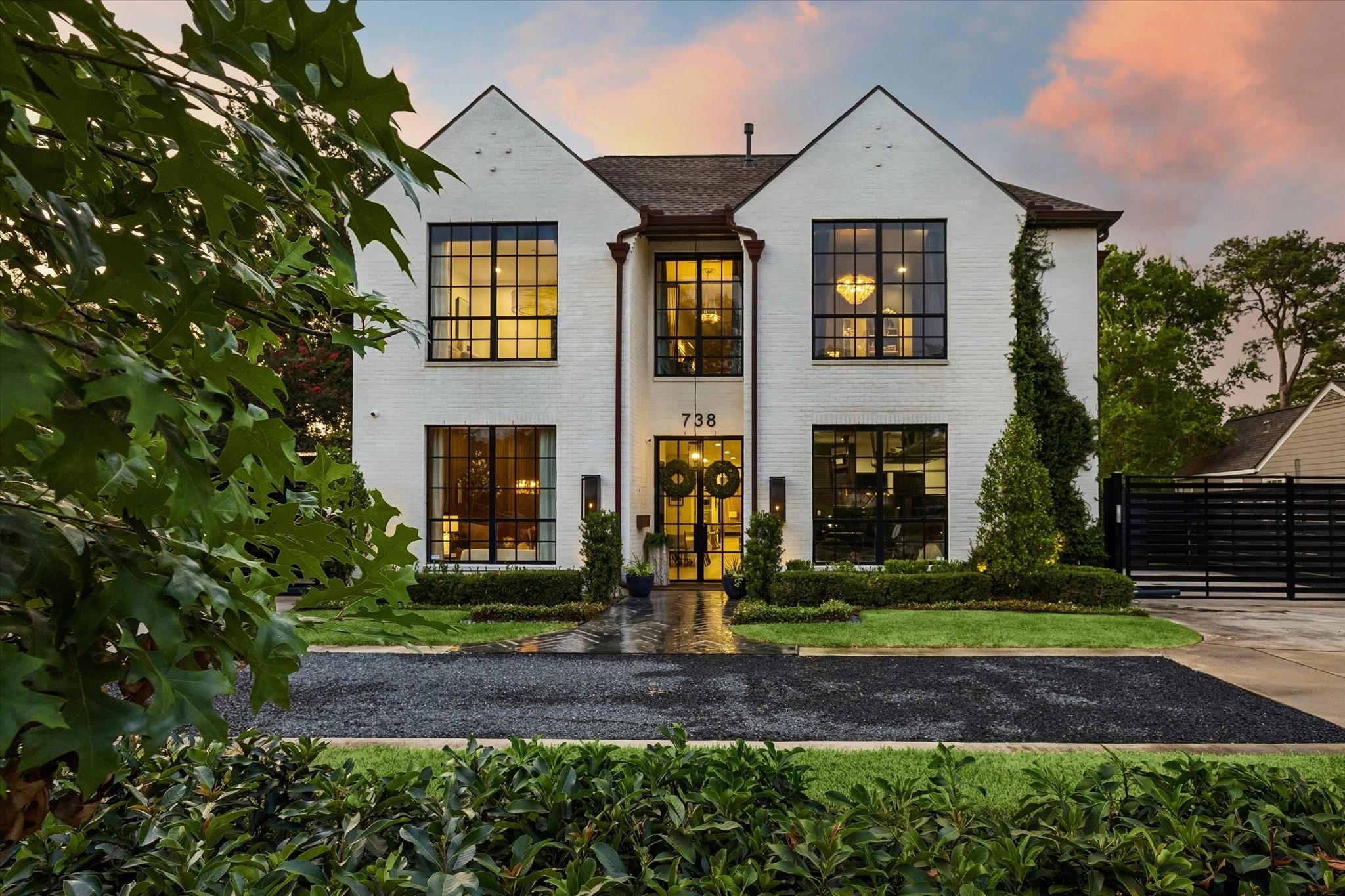 738 W 41st Street