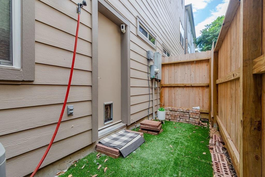 2127 Stacy Glen