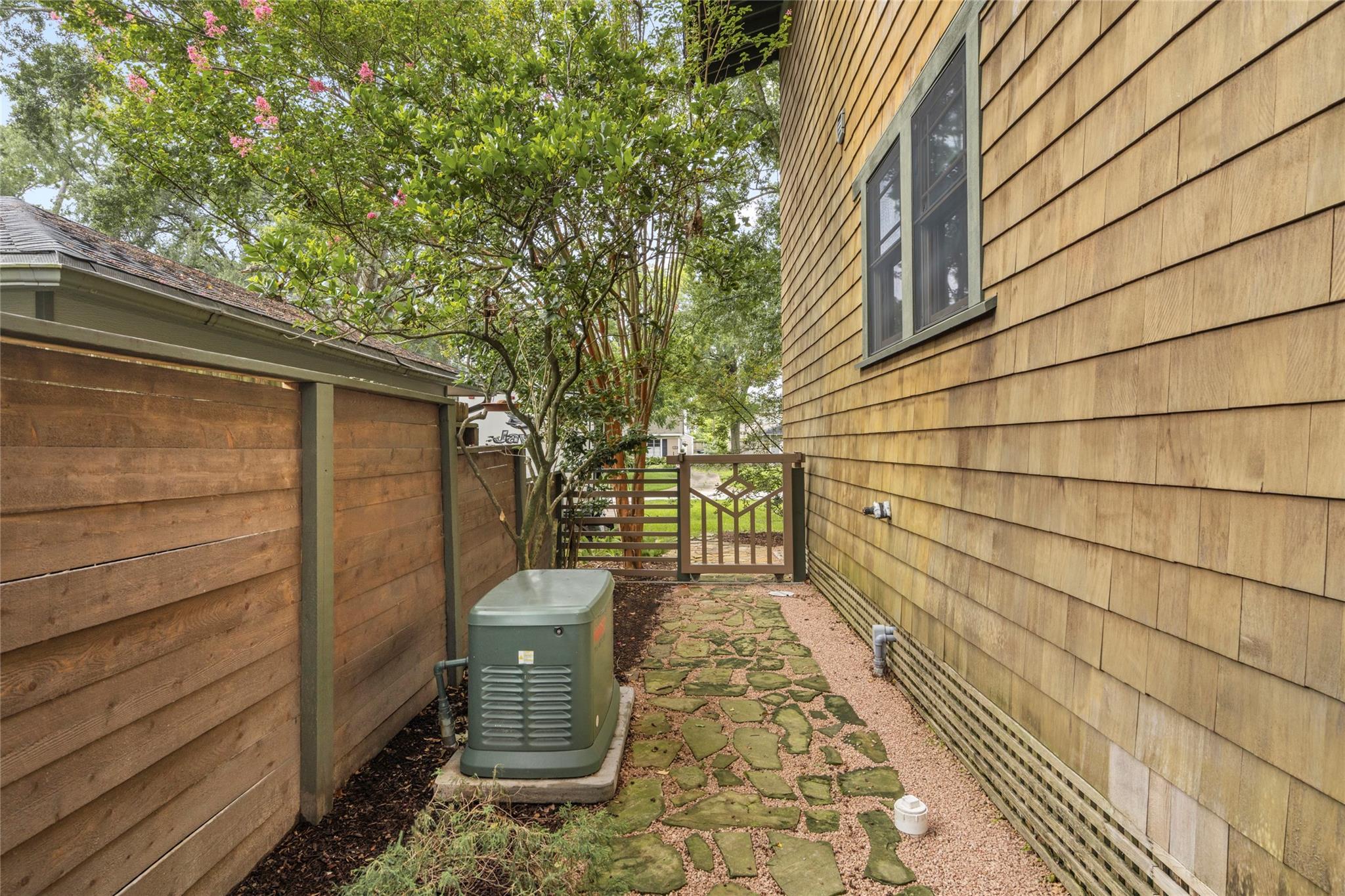 1090 Lamonte Lane