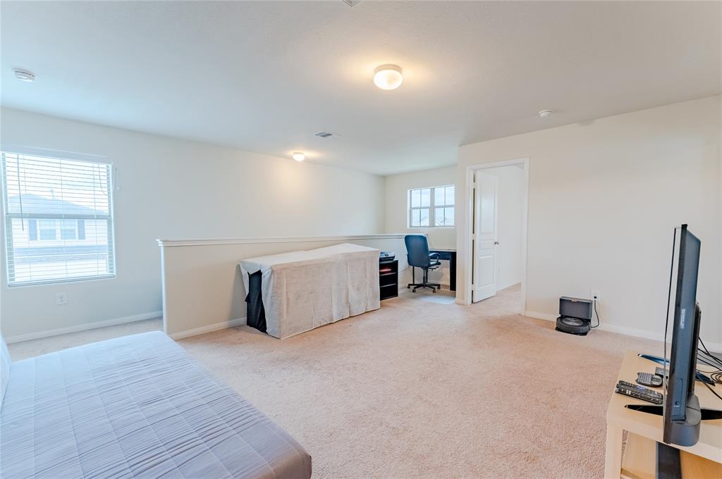 9902 Waldens Pond Court