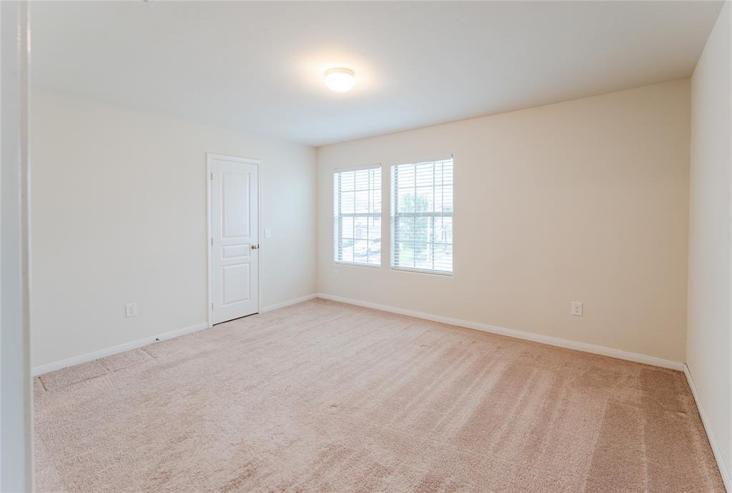 9902 Waldens Pond Court