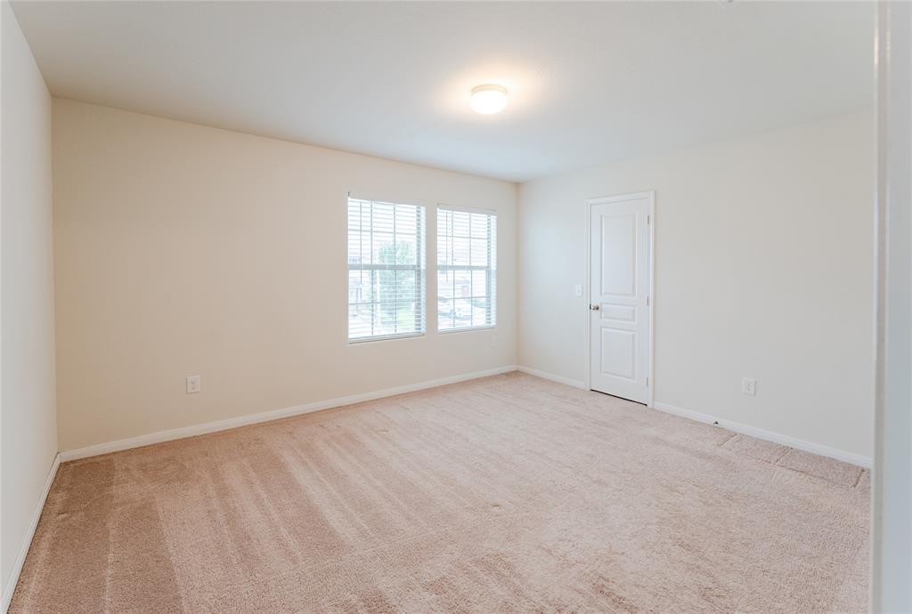9902 Waldens Pond Court