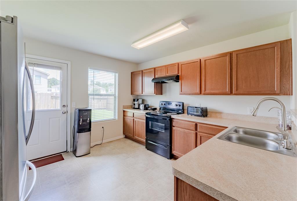 9902 Waldens Pond Court