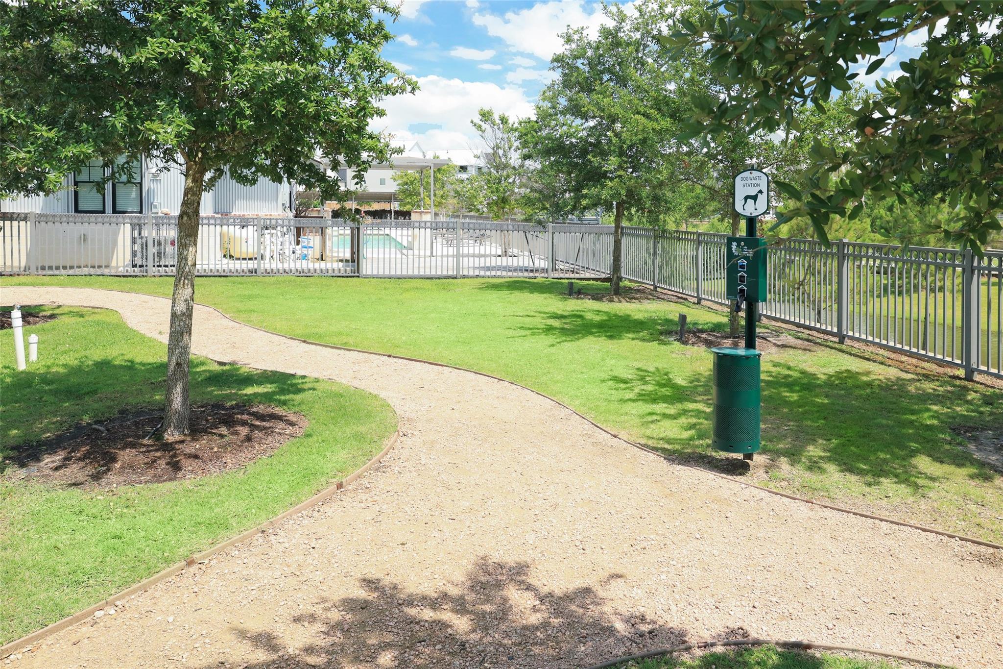 2512 Hollister Street