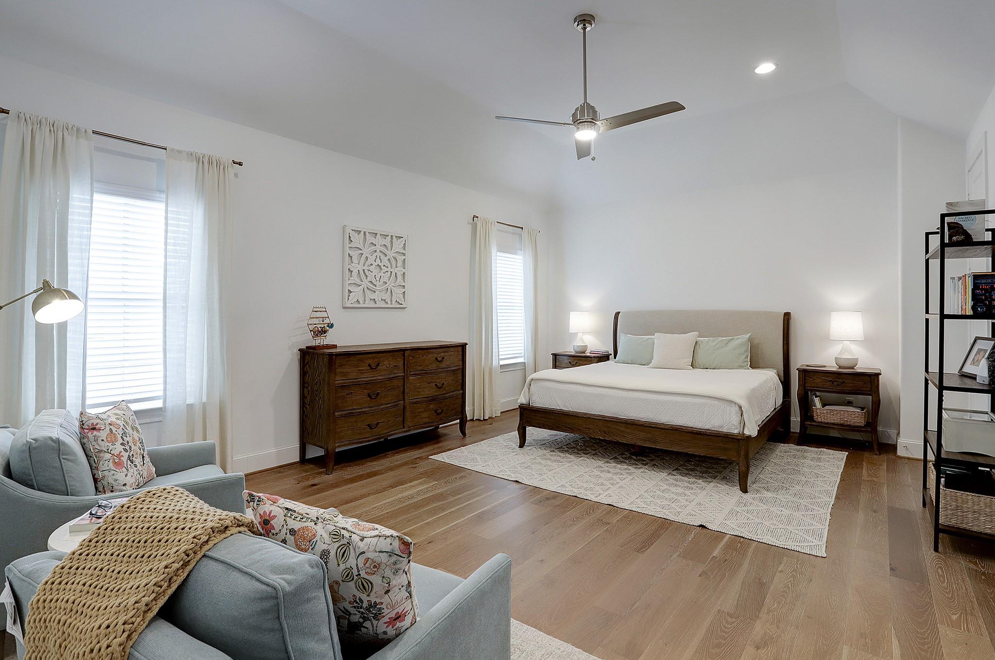 2512 Hollister Street