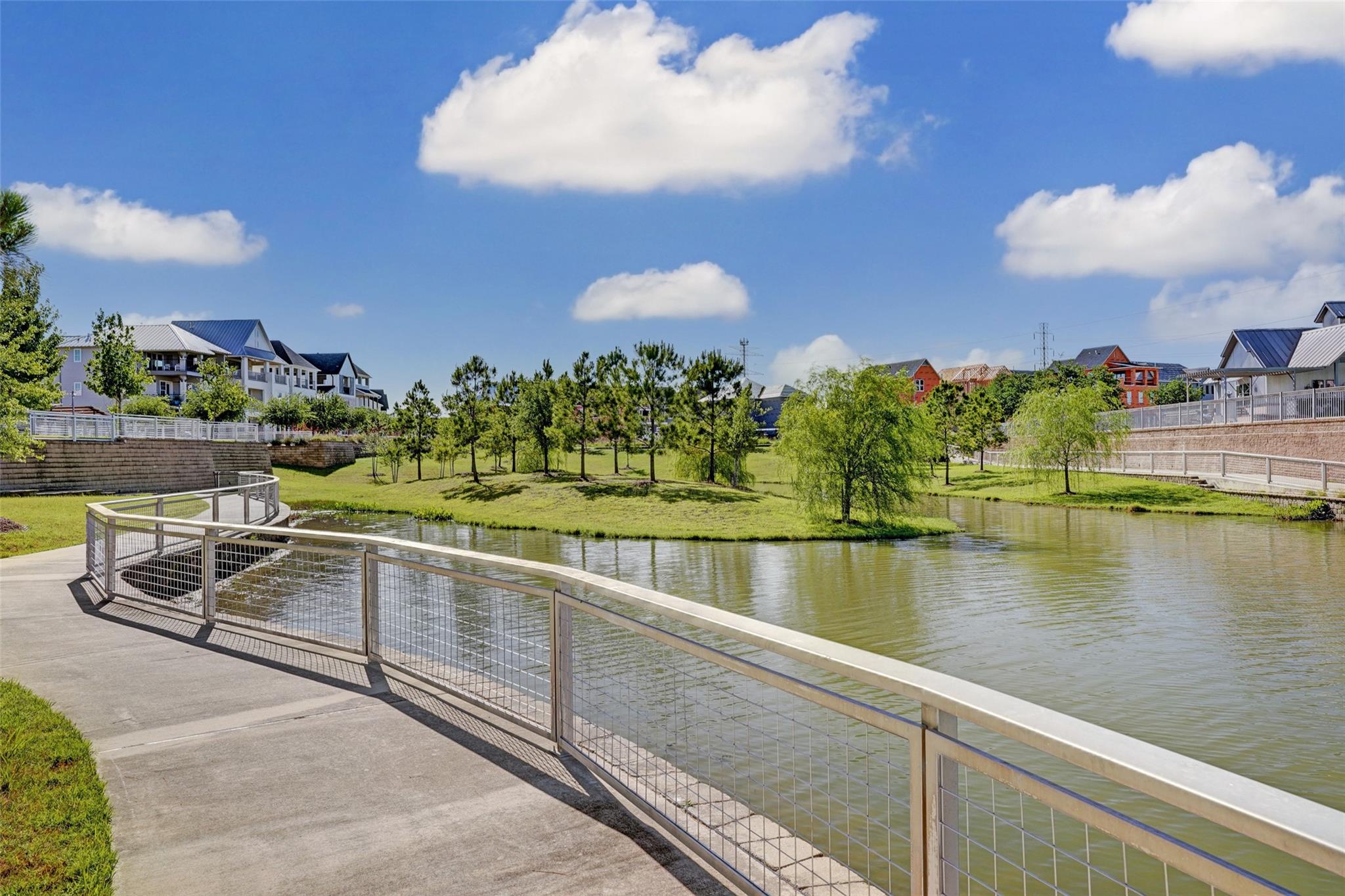 2512 Hollister Street