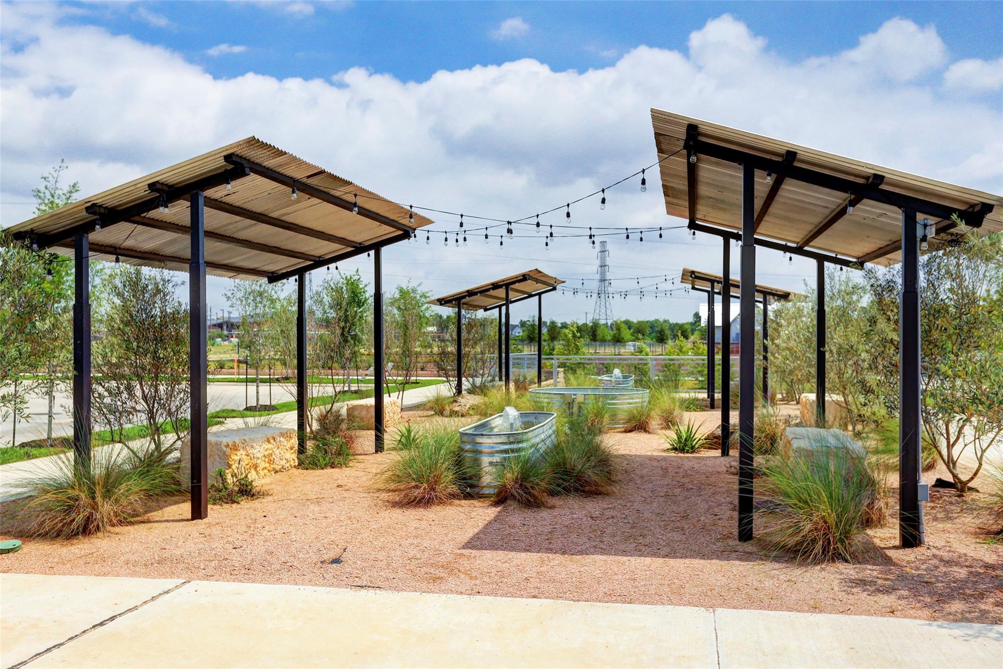 2512 Hollister Street