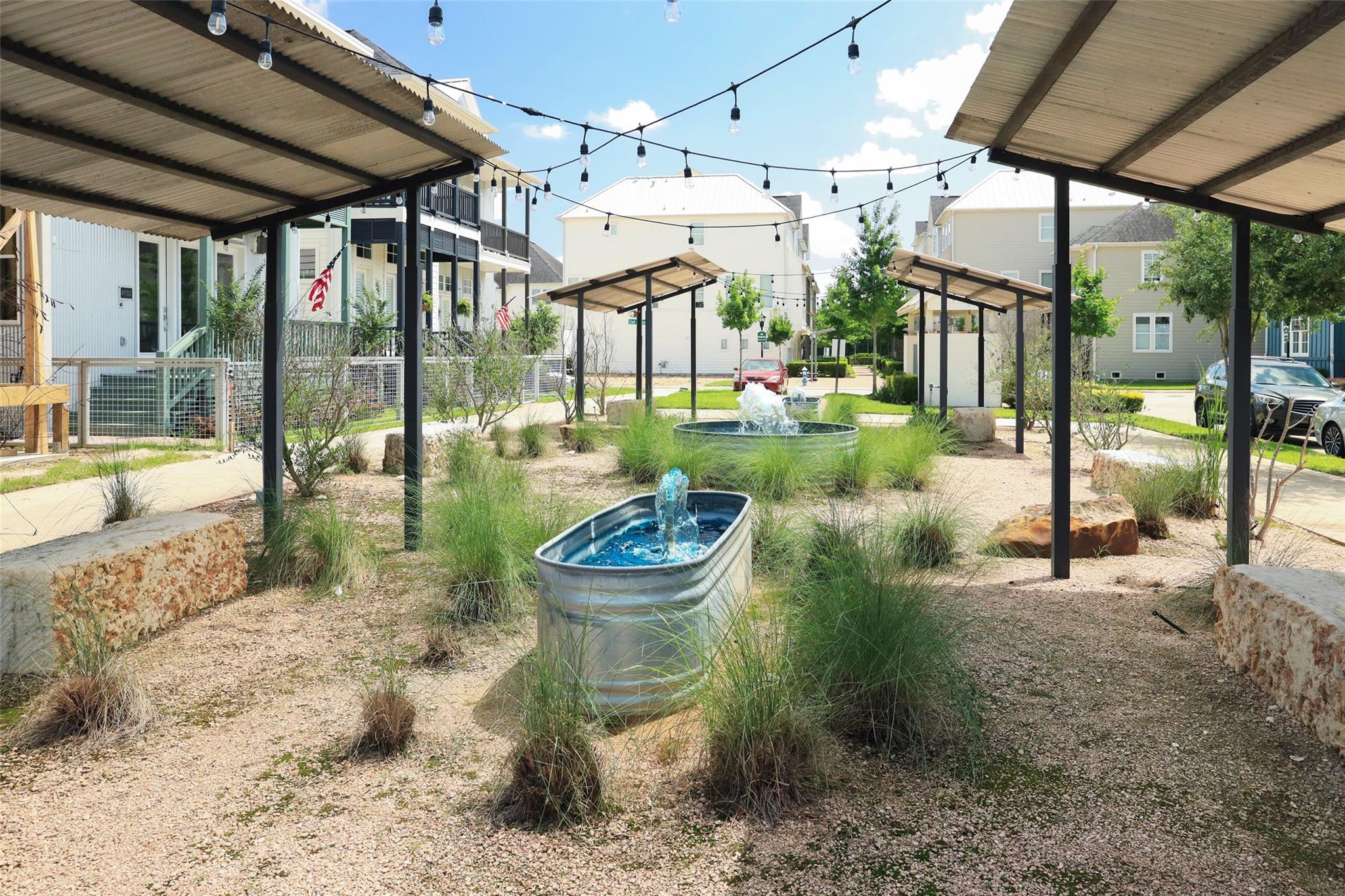 2512 Hollister Street