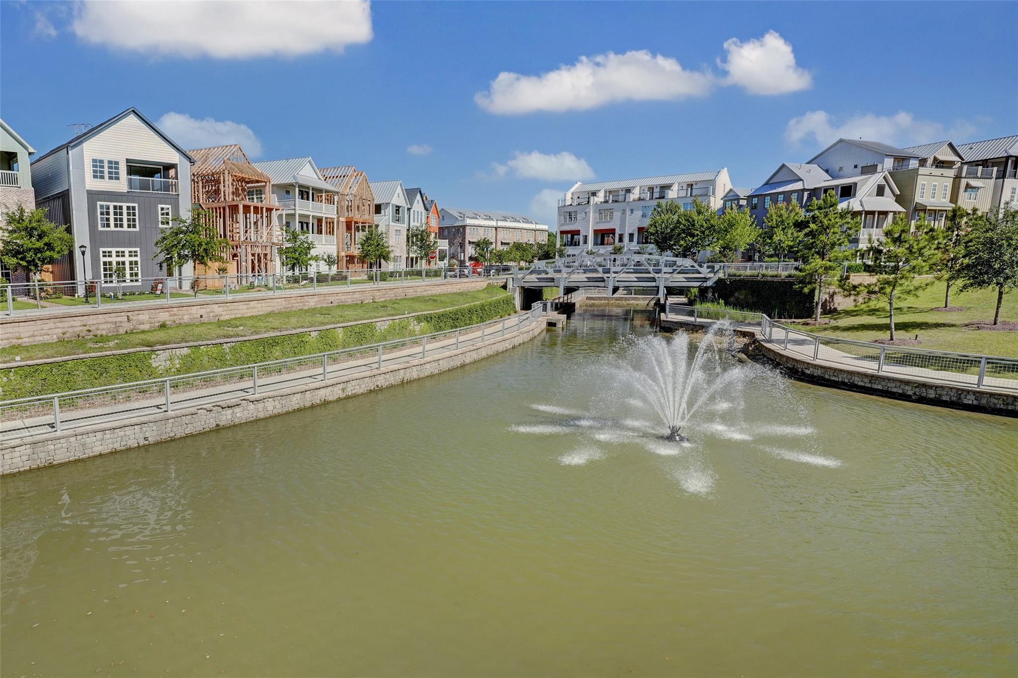 2512 Hollister Street