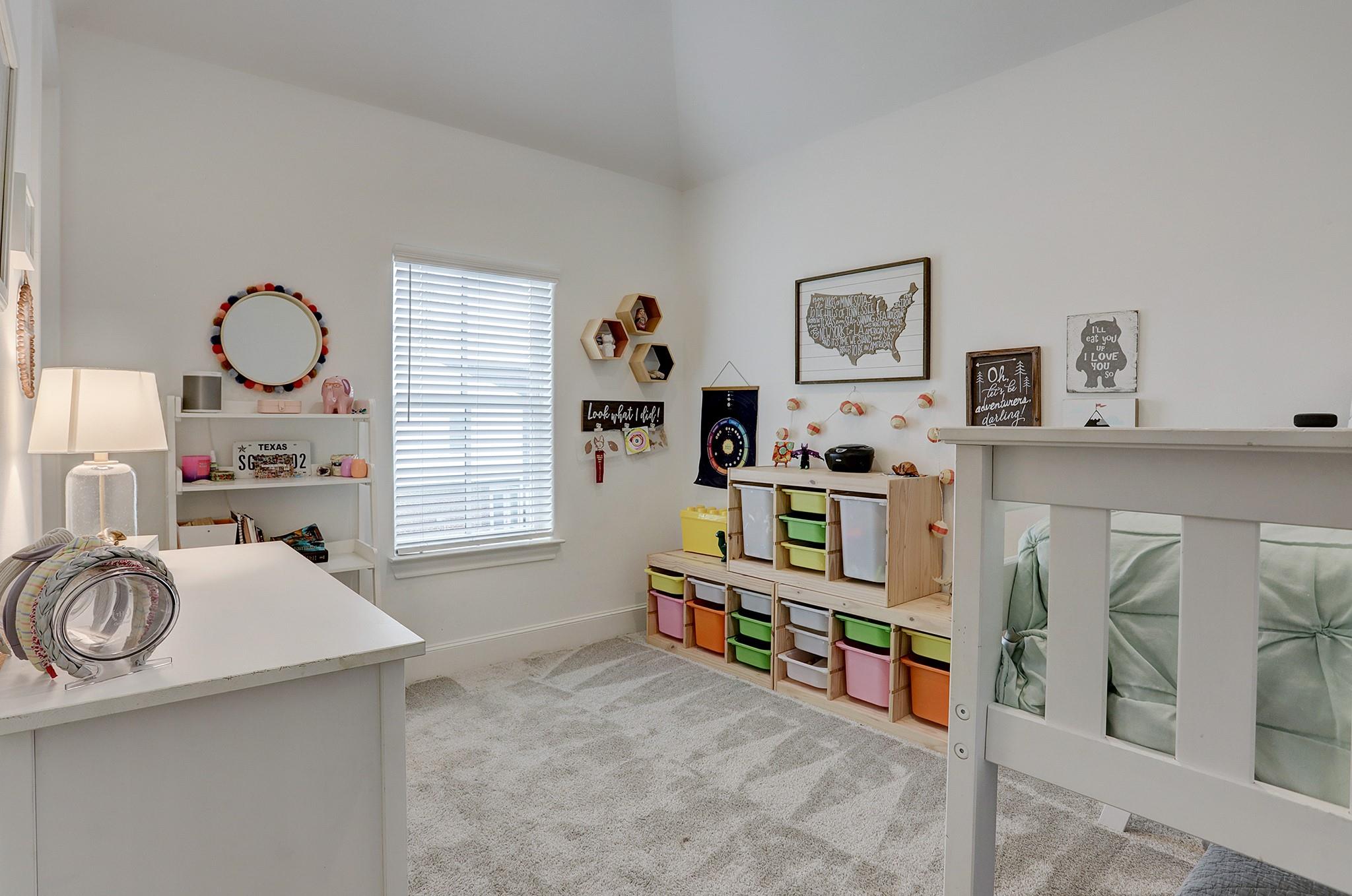 2512 Hollister Street