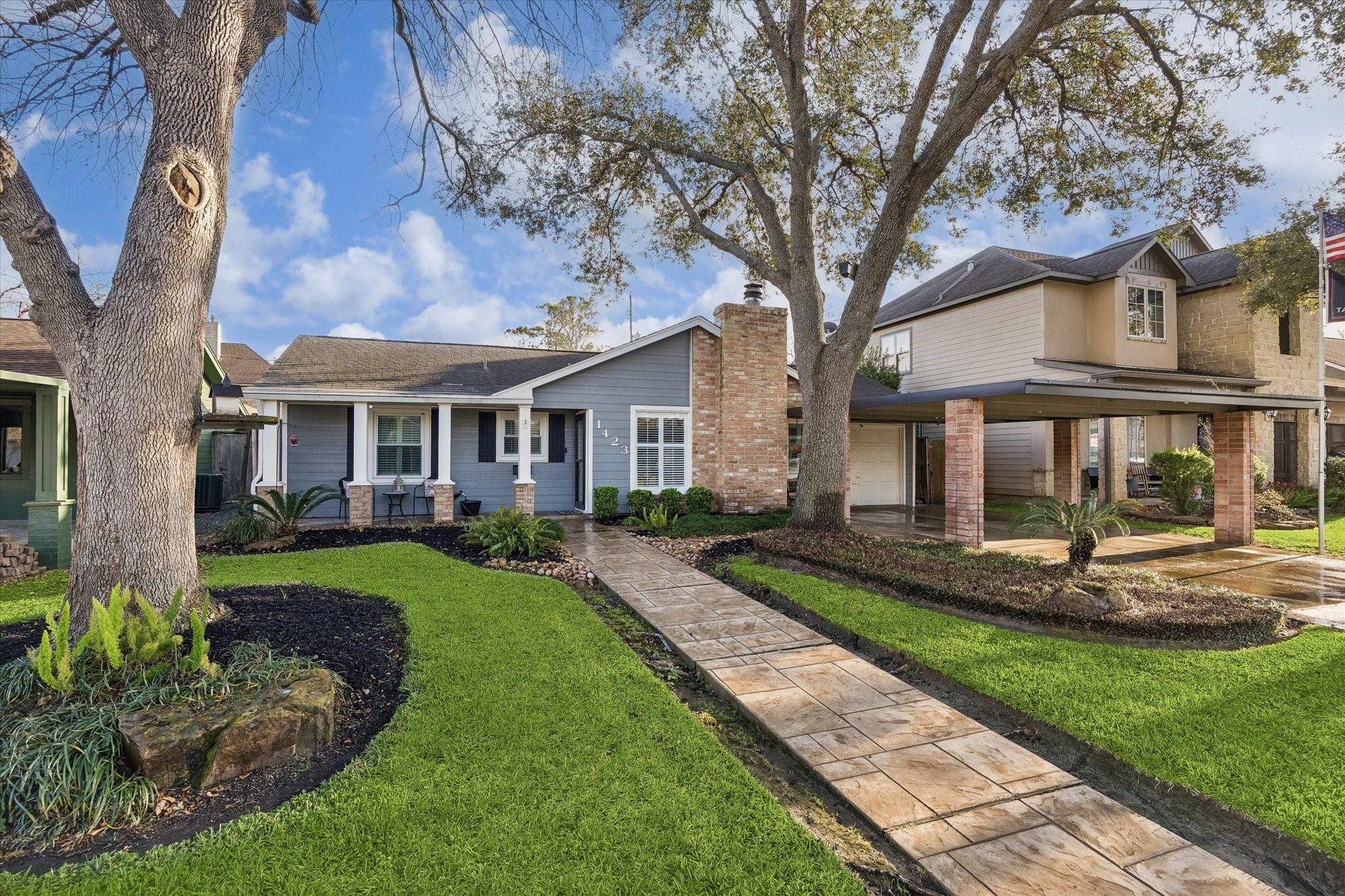 1423 Richelieu Lane