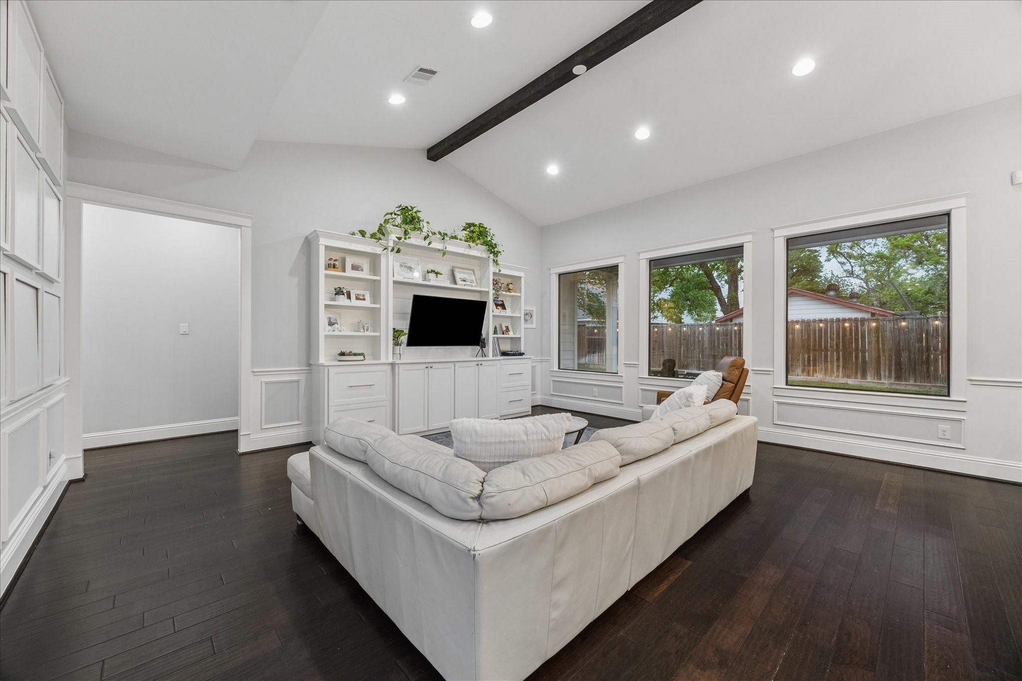 1418 Chamboard Lane