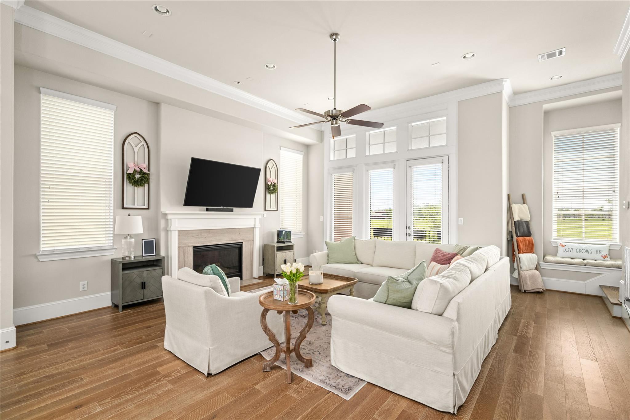 8668 Emnora Lane