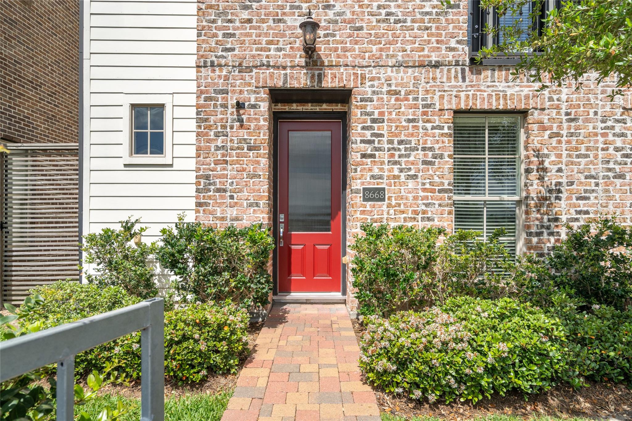 8668 Emnora Lane