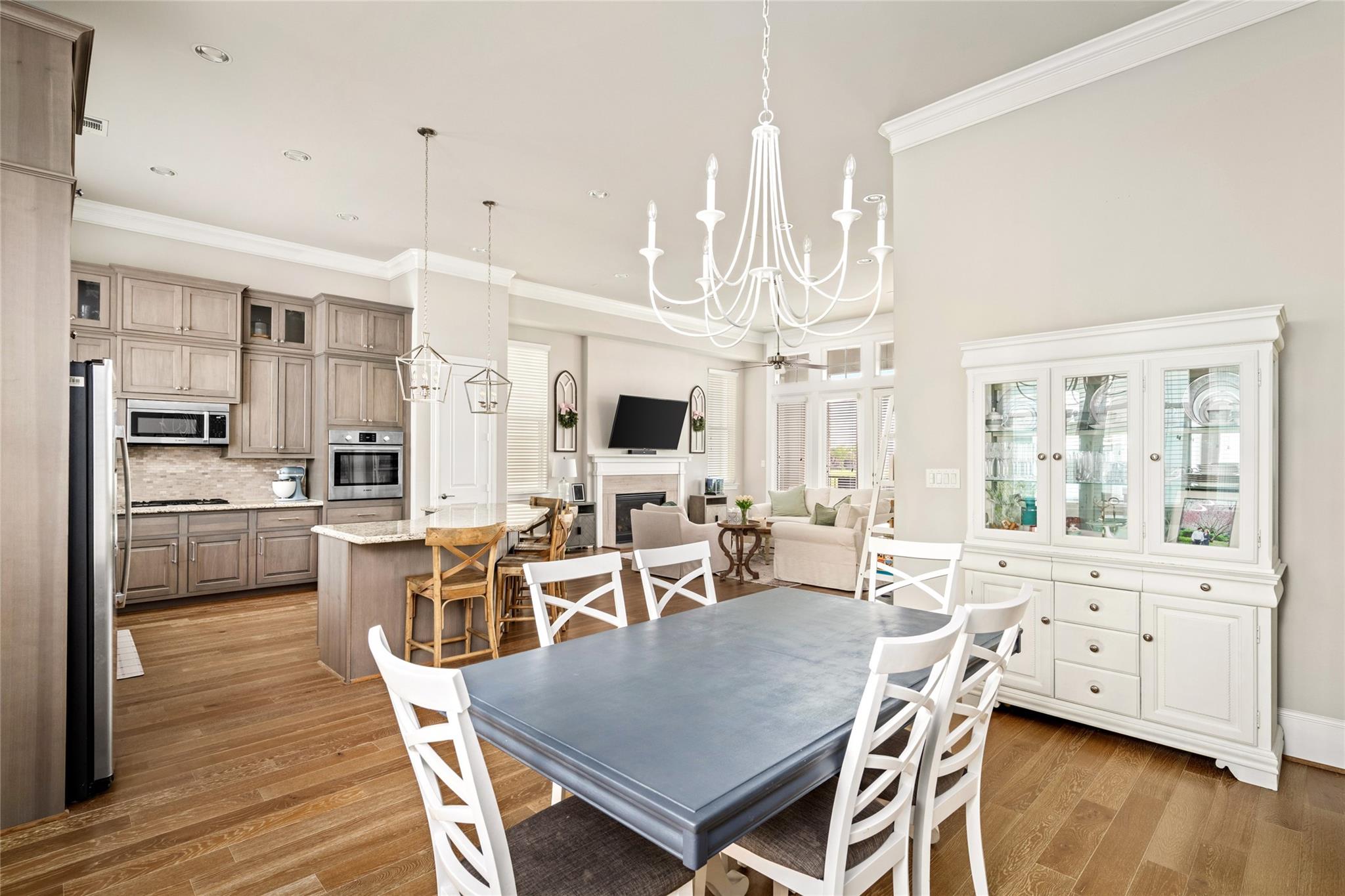 8668 Emnora Lane