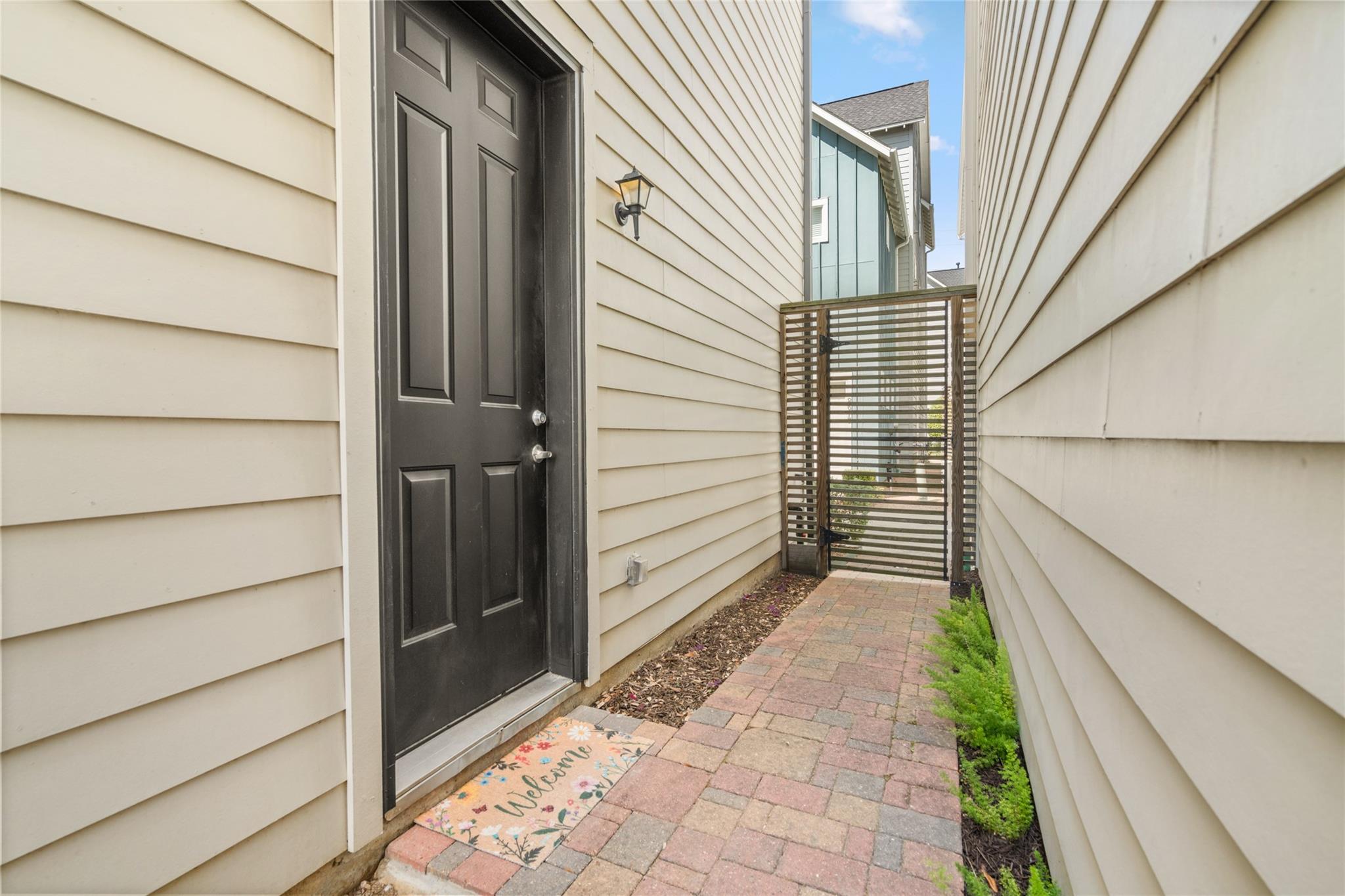 8668 Emnora Lane