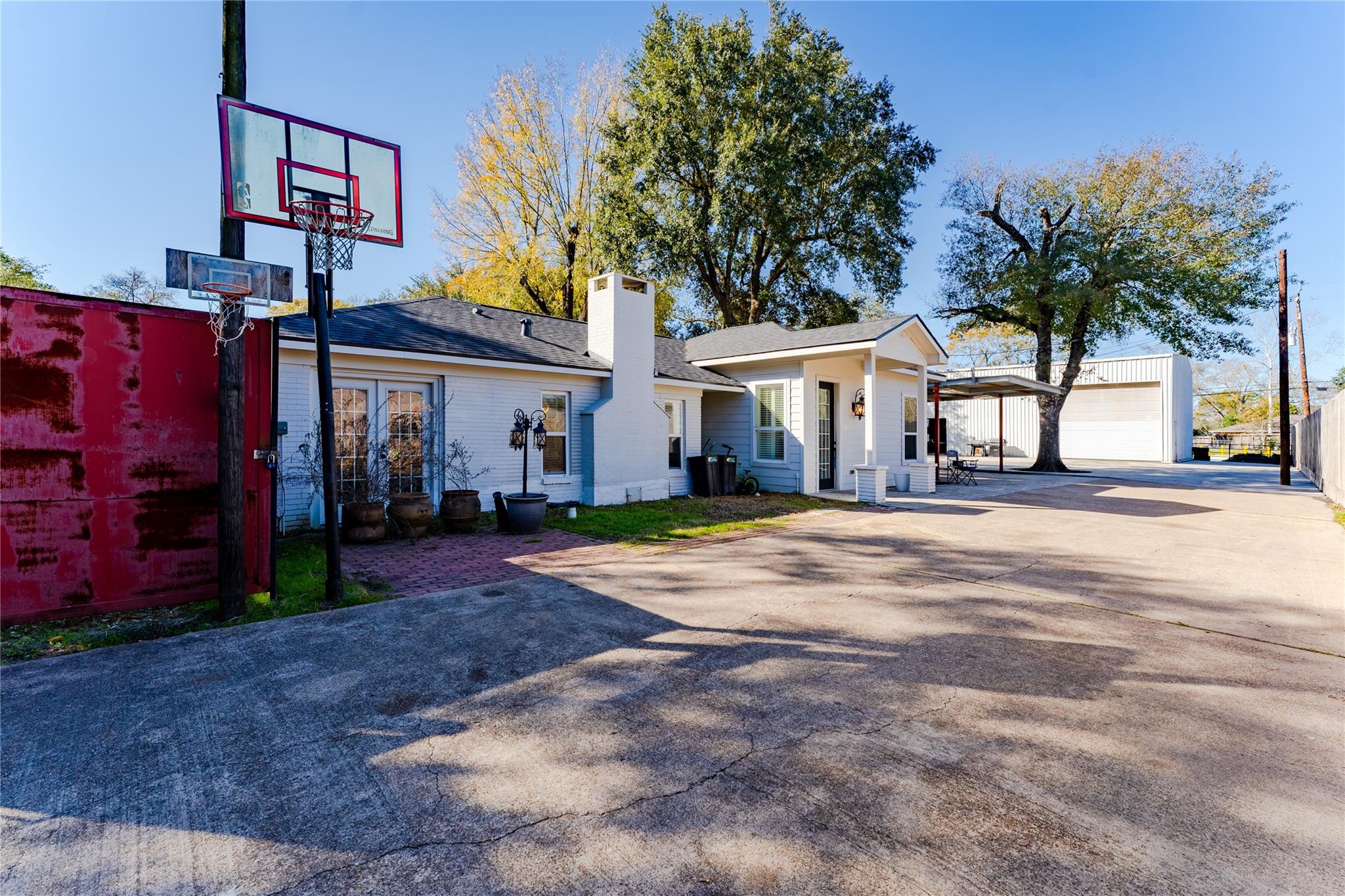 11407 Iberia Drive