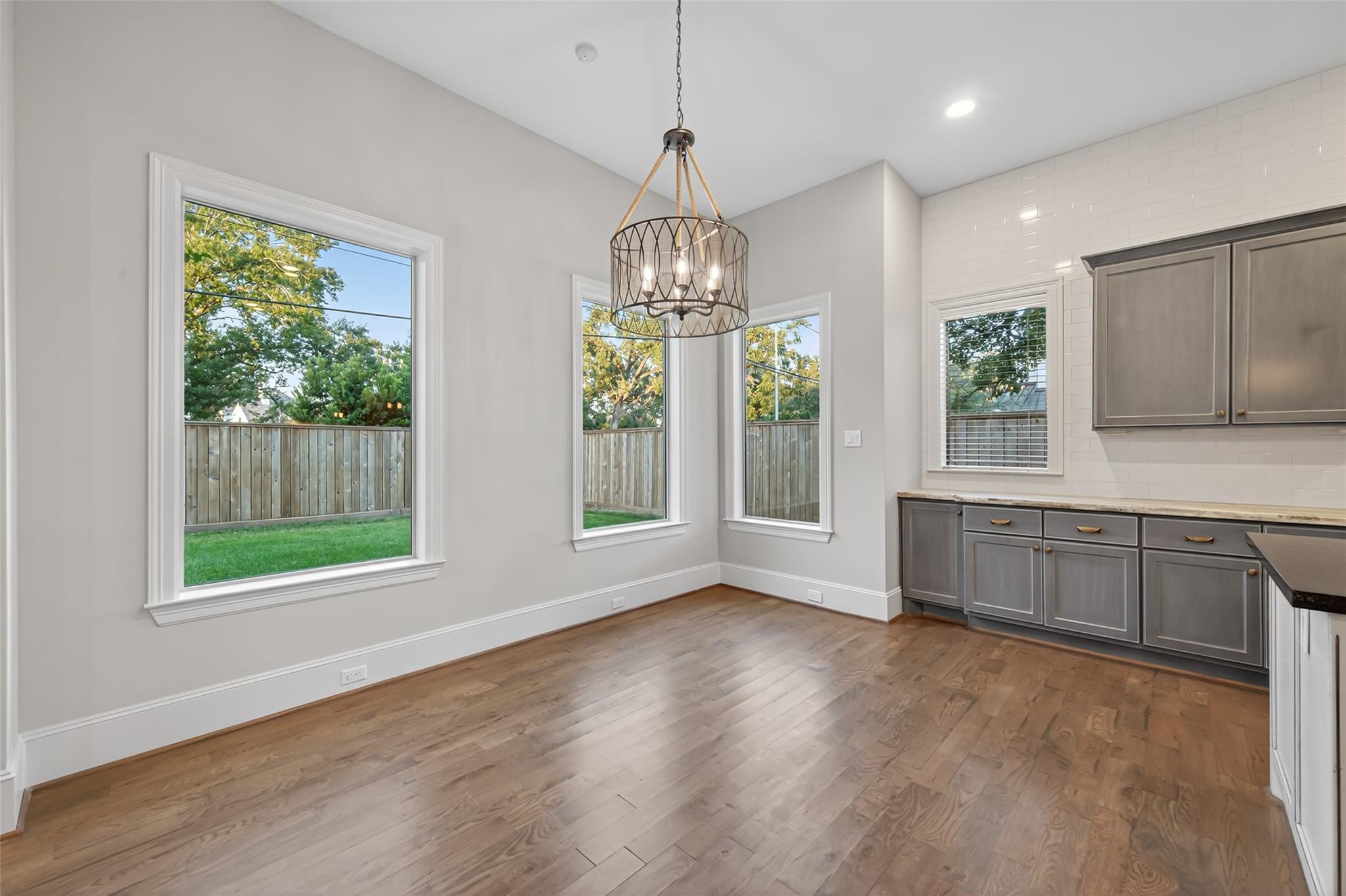 7504 Flowerdale Street