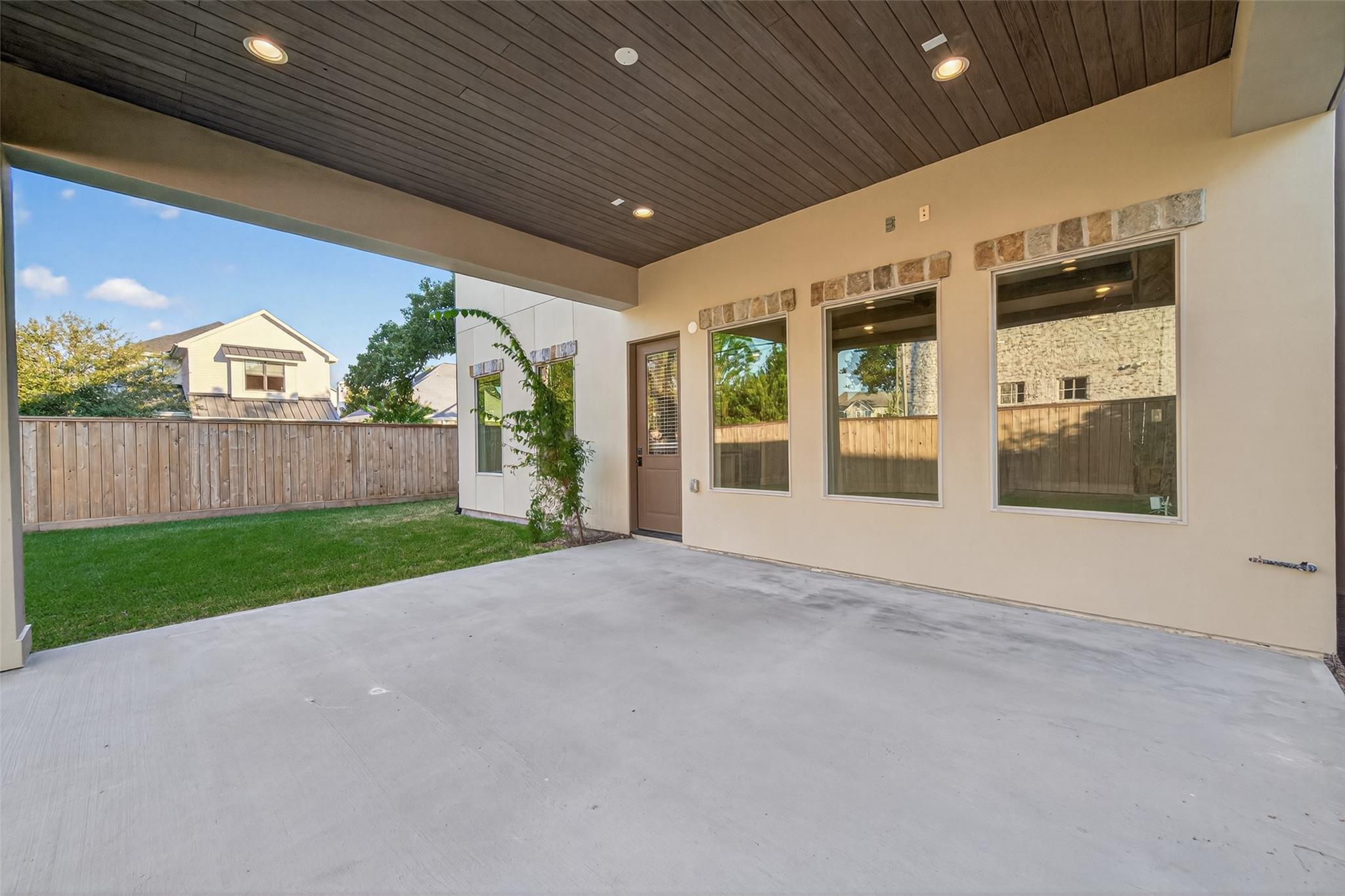 7504 Flowerdale Street